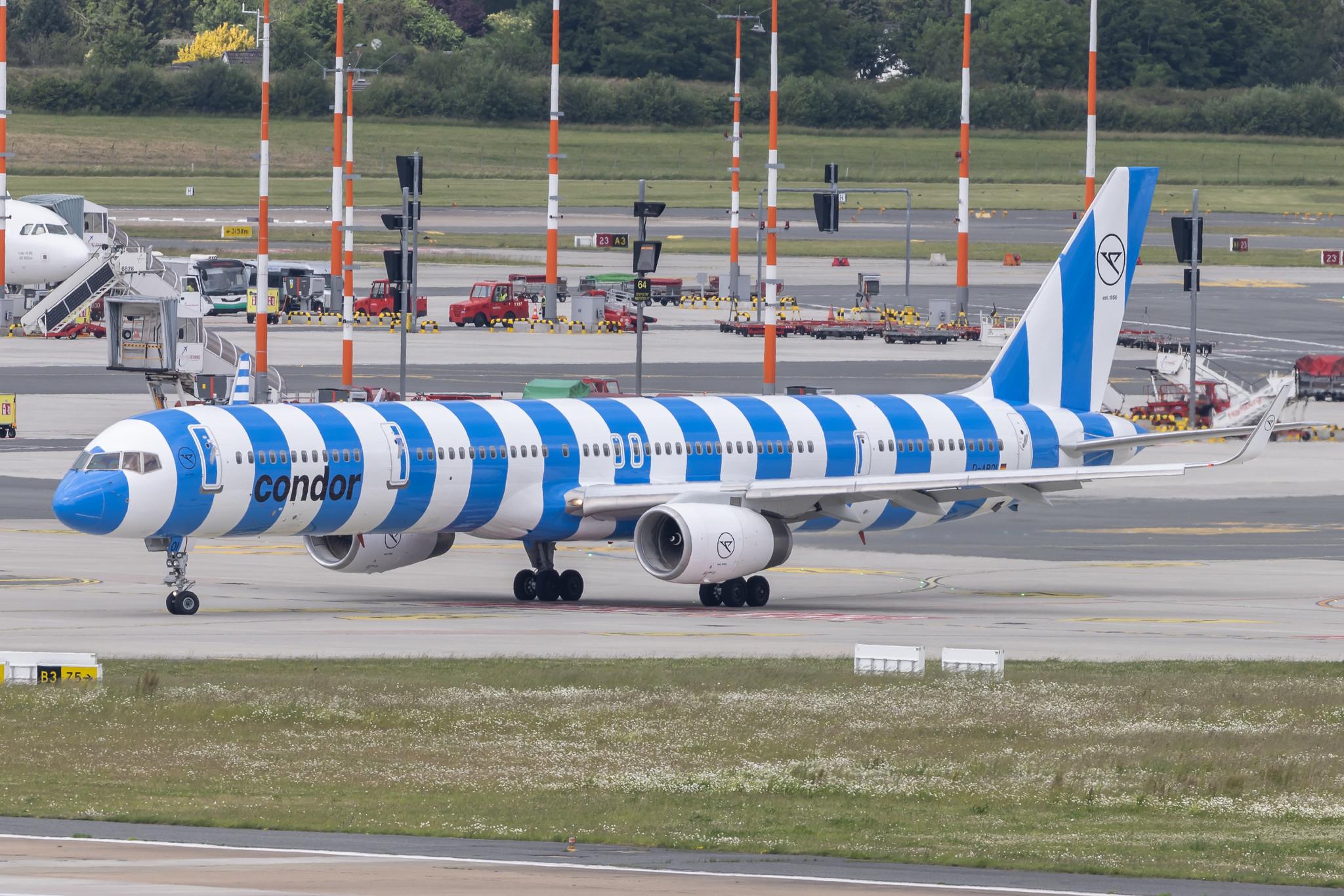Hamburg Airport: Condor (DE / CFG) | Boeing 757-330 B753 | D-ABOI | MSN 29018