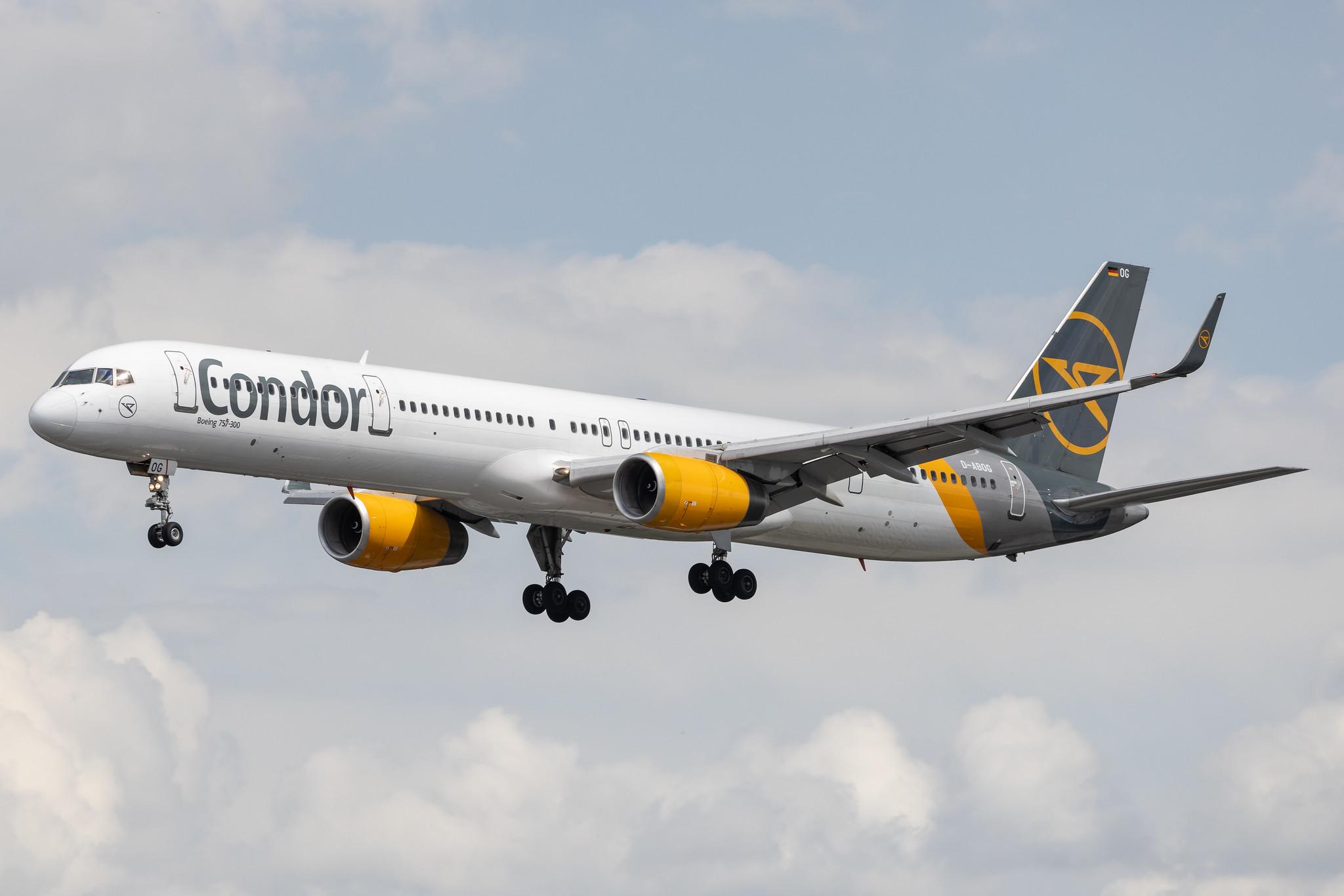 Hamburg Airport: Condor (DE / CFG) | Boeing 757-330 B753 | D-ABOG | MSN 29014