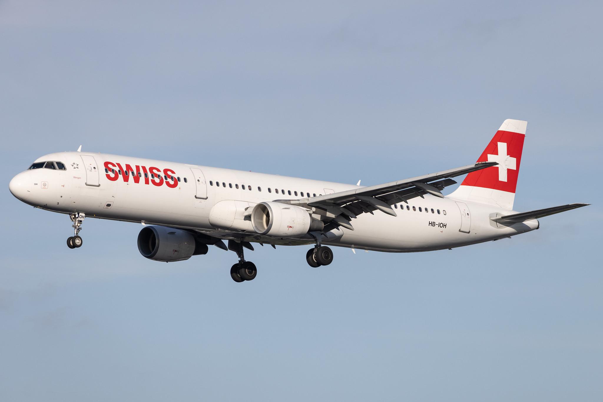 Hamburg Airport: Swiss (LX / SWR) | Airbus A321-111 A321 | HB-IOH | MSN 0664