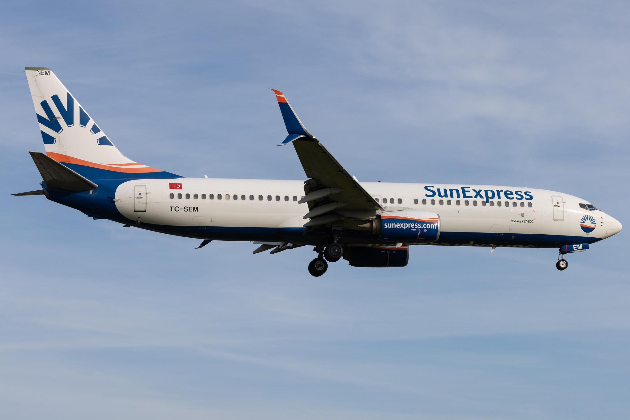 Hamburg Airport: SunExpress (XQ / SXS) | Boeing 737-8HC B738 | TC-SEM | MSN 61173