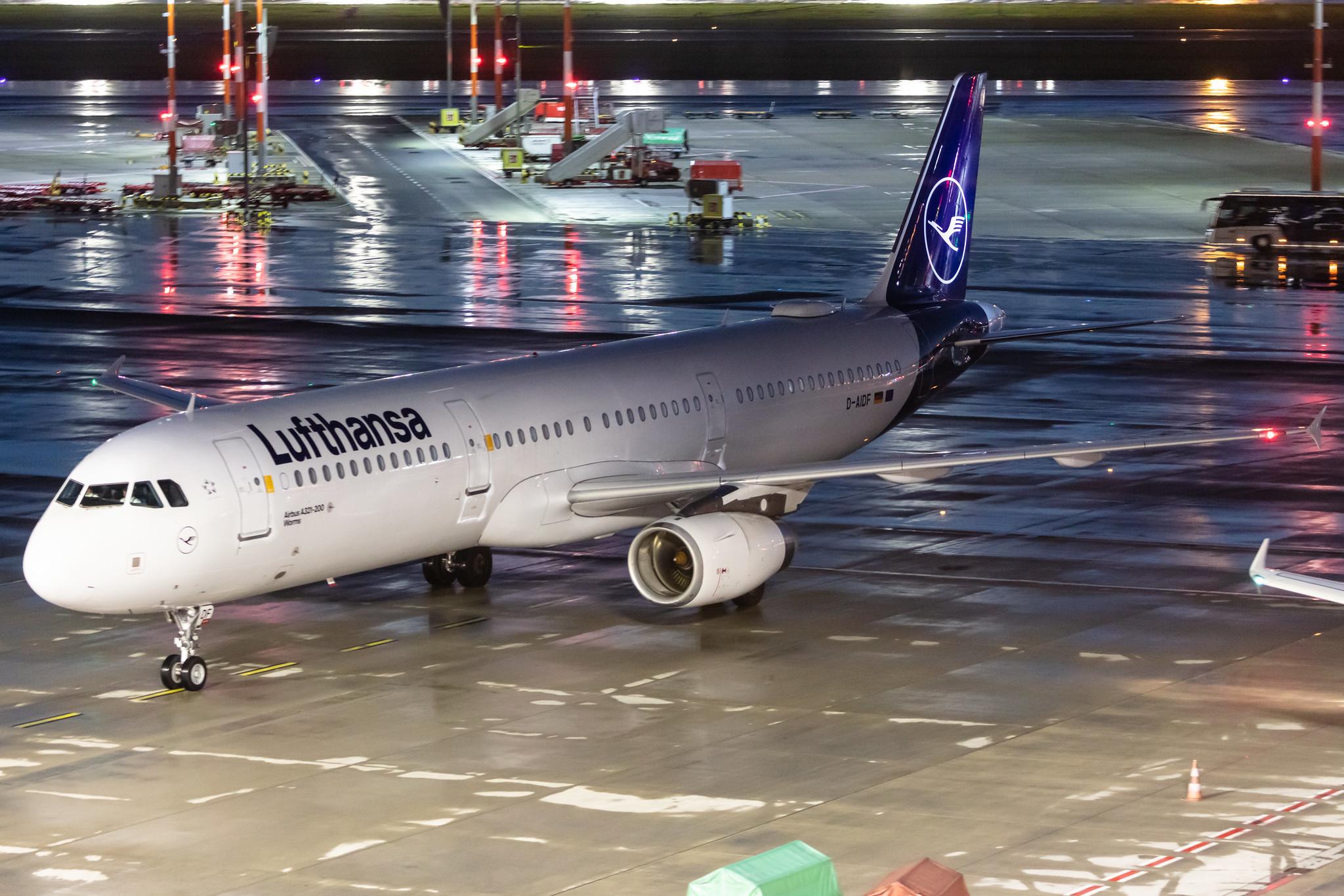 Hamburg Airport: Lufthansa (LH / DLH) |  Airbus A321-231 A321 | D-AIDF | MSN 4626