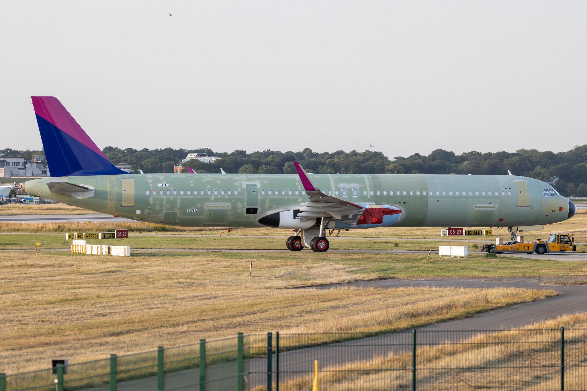 Hamburg Finkenwerder: Wizz Air (W6 / WZZ) | Airbus A321-271NX A21N | D- | HA- | MSN 11016