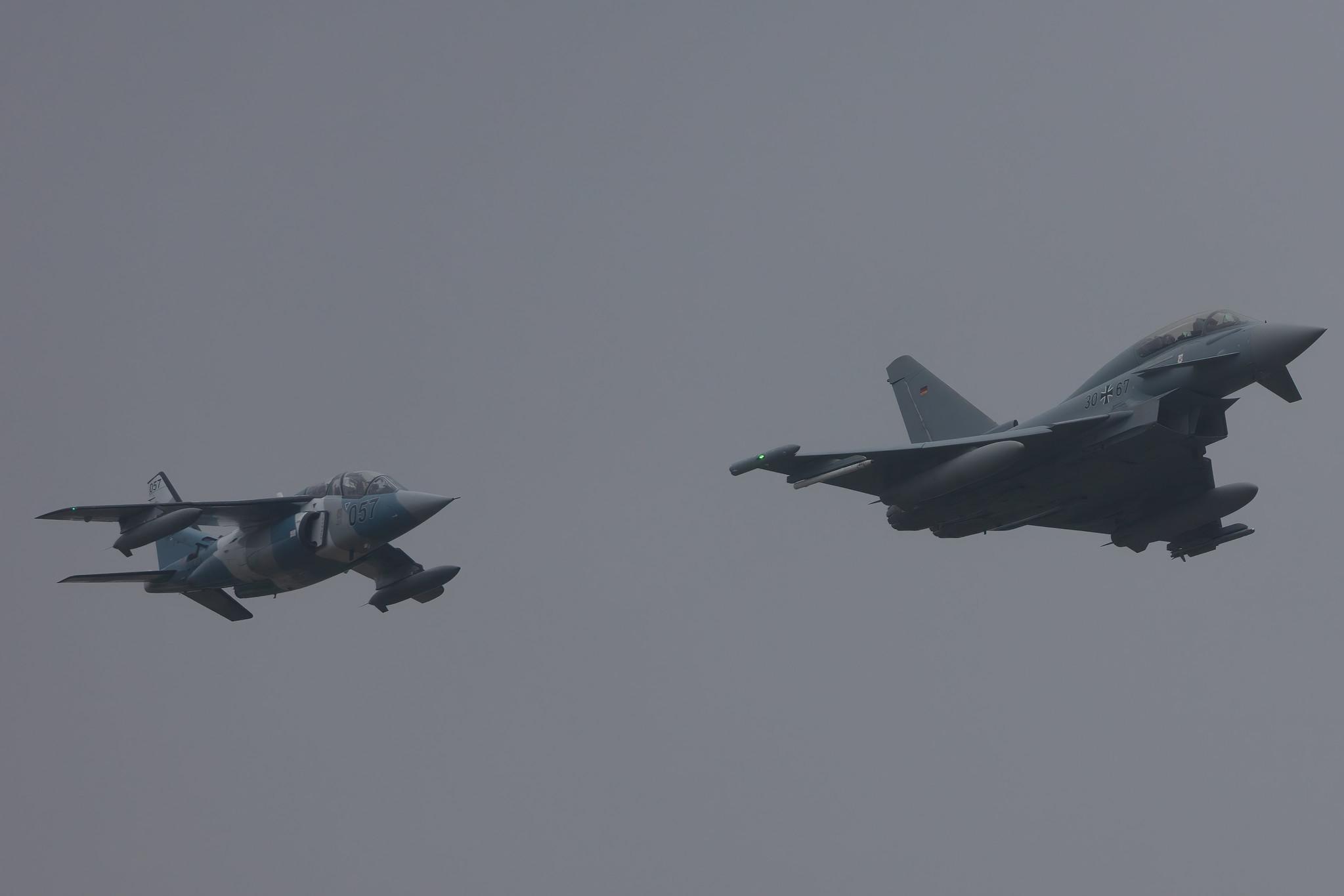 Fliegerhorst Hohn: German Air Force (/ GAF) | Eurofighter Typhoon EF2000 EUFI | 30+67 | MSN GT0018