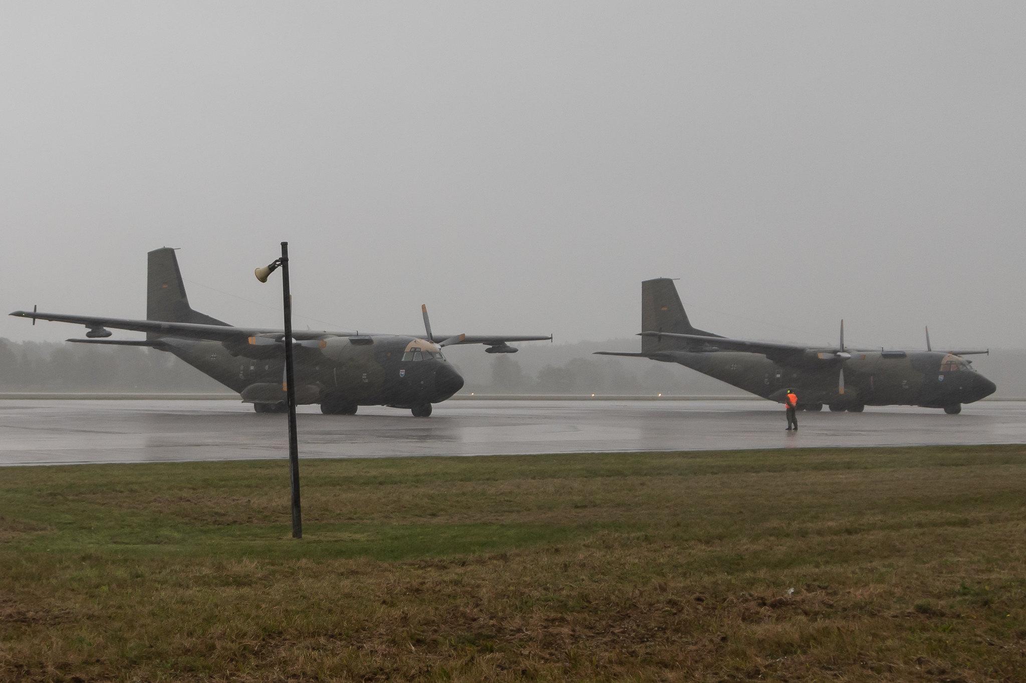 Fliegerhorst Hohn: Flyout des Luftfahrtgeschwarders LTG 63 / Die  Transall C-160D (C160) (50+36, 50+40, 50+51, 50+79, 50+83, 50+88) der German Air Force (/ GAF) am Fliegerhorst Hohn (ETNH).