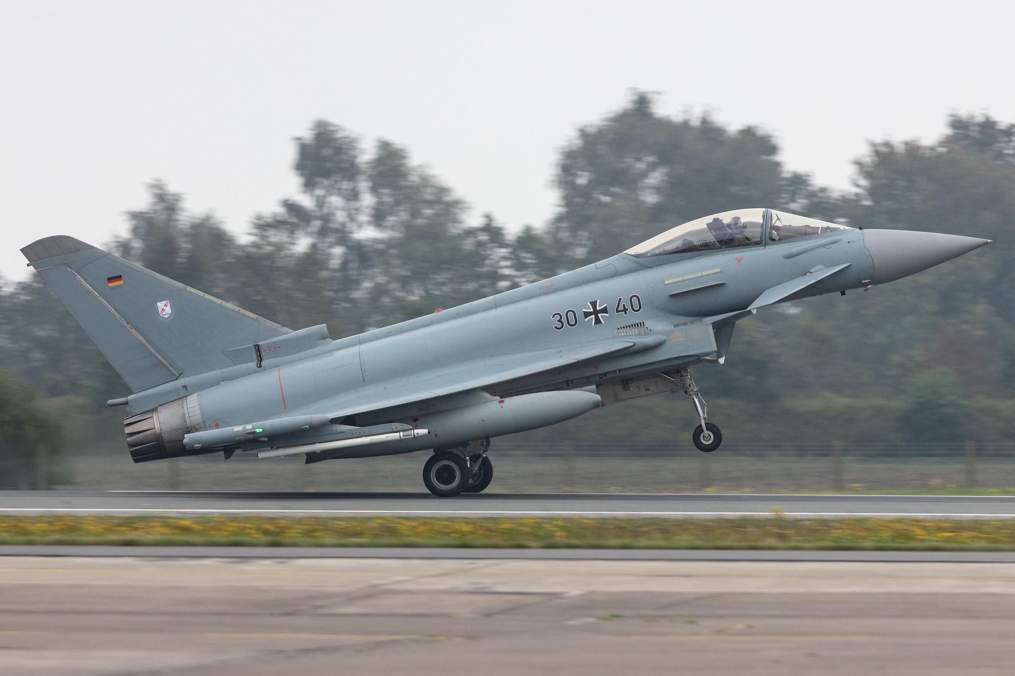Fliegerhorst Hohn: German Air Force (/ GAF) | Eurofighter Typhoon EF2000 EUFI | 30+40 | MSN GS0026