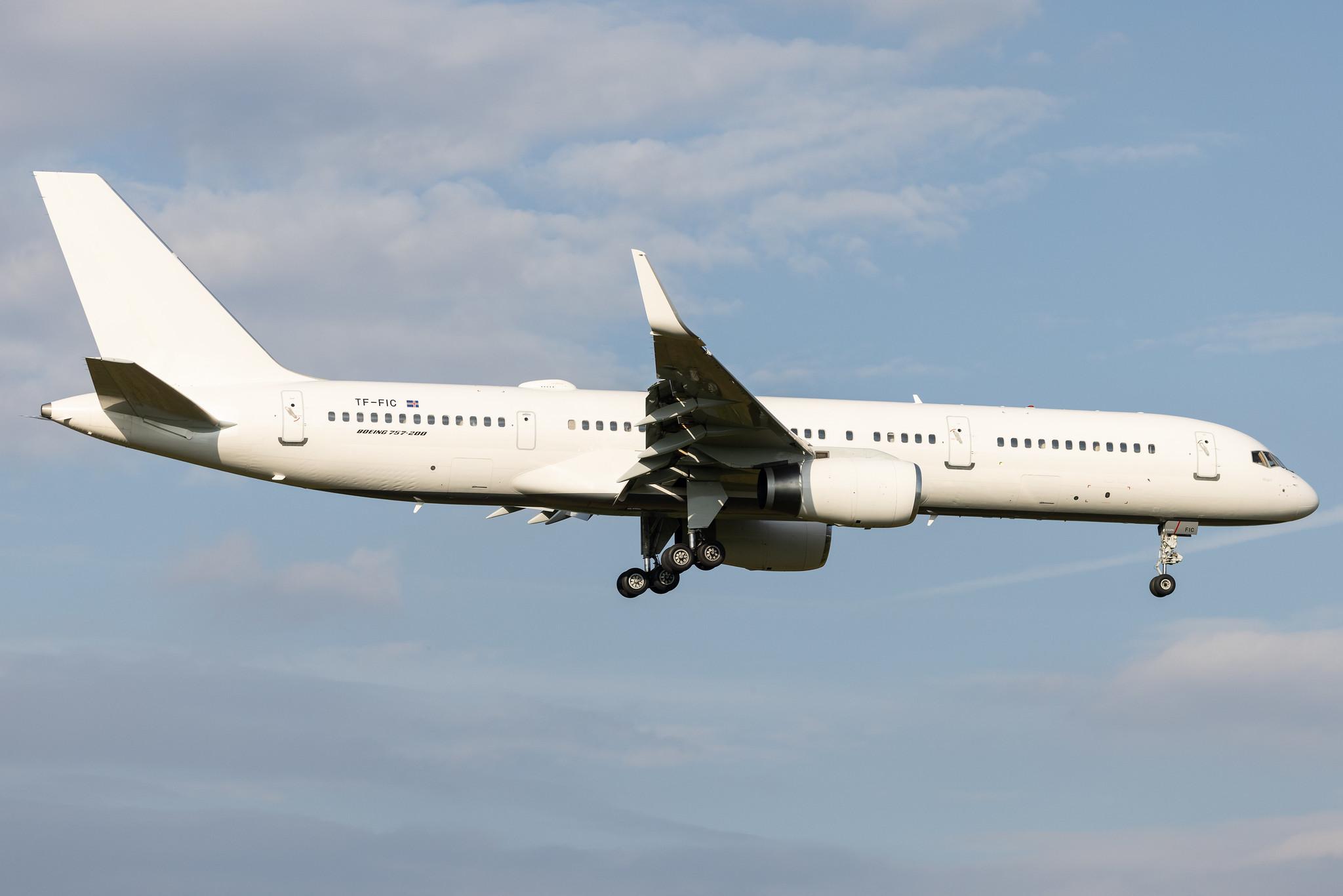 Hamburg Airport: Icelandair (FI / ICE) |  Boeing 757-23N B752 | TF-FIC | MSN 30735