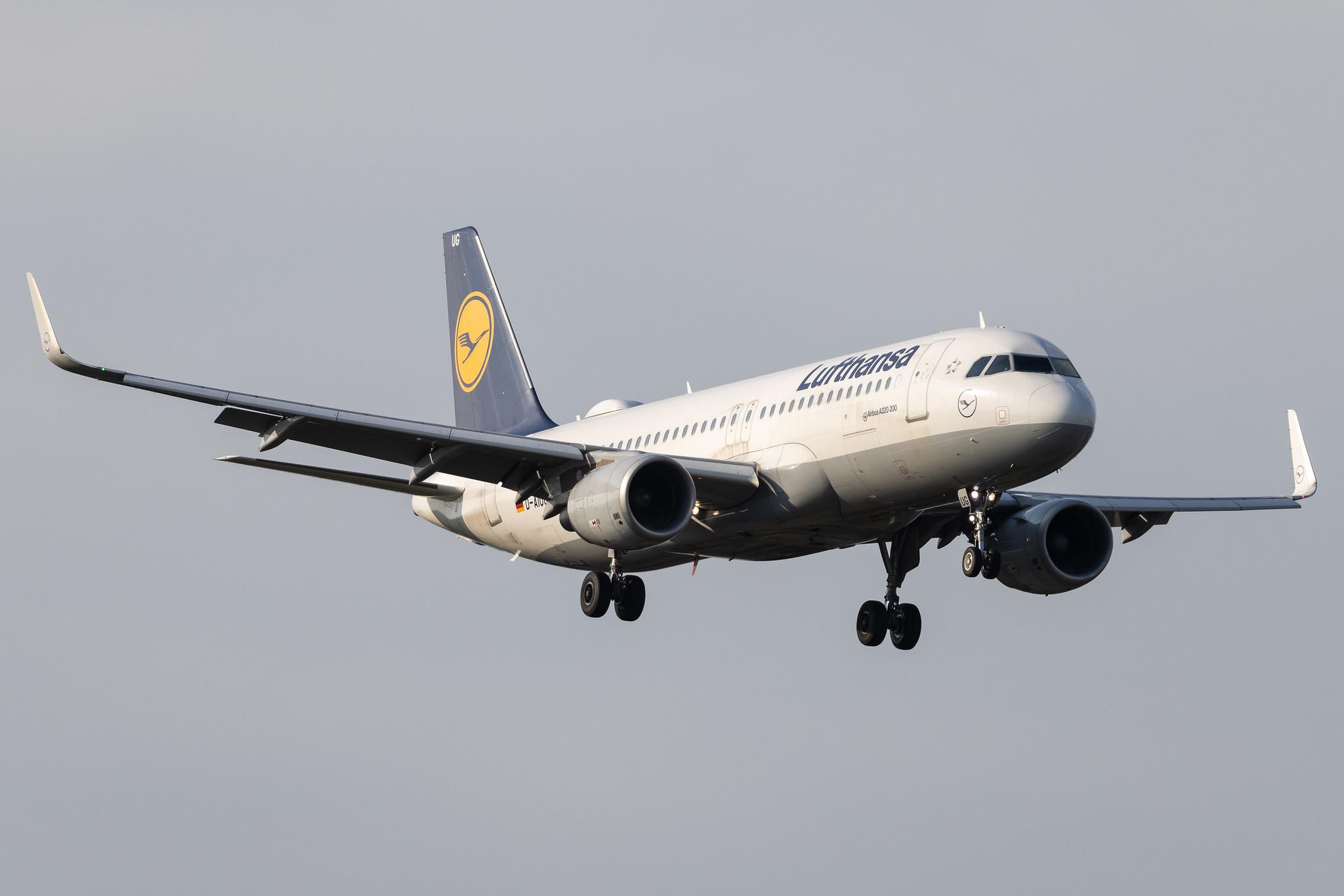 Hamburg Airport: Lufthansa (LH / DLH) | Airbus A320-214 A320 | D-AIUG | MSN 6202