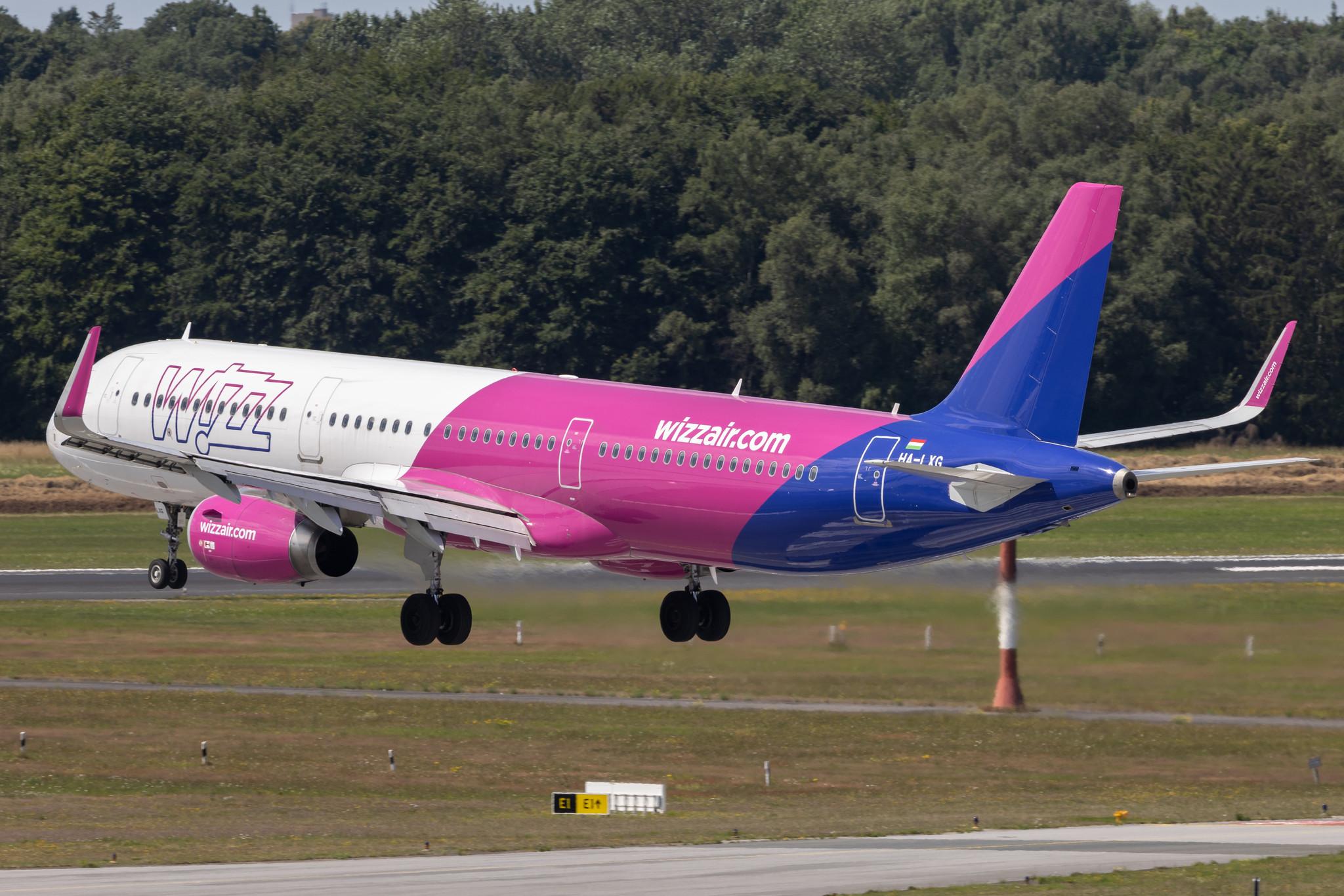 Hamburg Airport: Wizz Air (W6 / WZZ) | Airbus A321-231 A321 | HA-LXG | MSN 7182