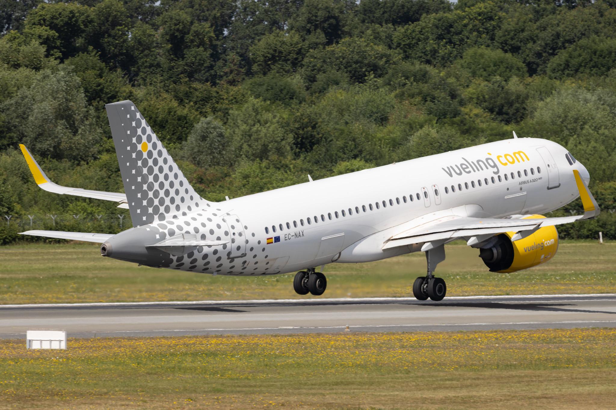 Hamburg Airport: Vueling (VY / VLG) |  Airbus A320-271N A20N | EC-NAX | MSN 8584