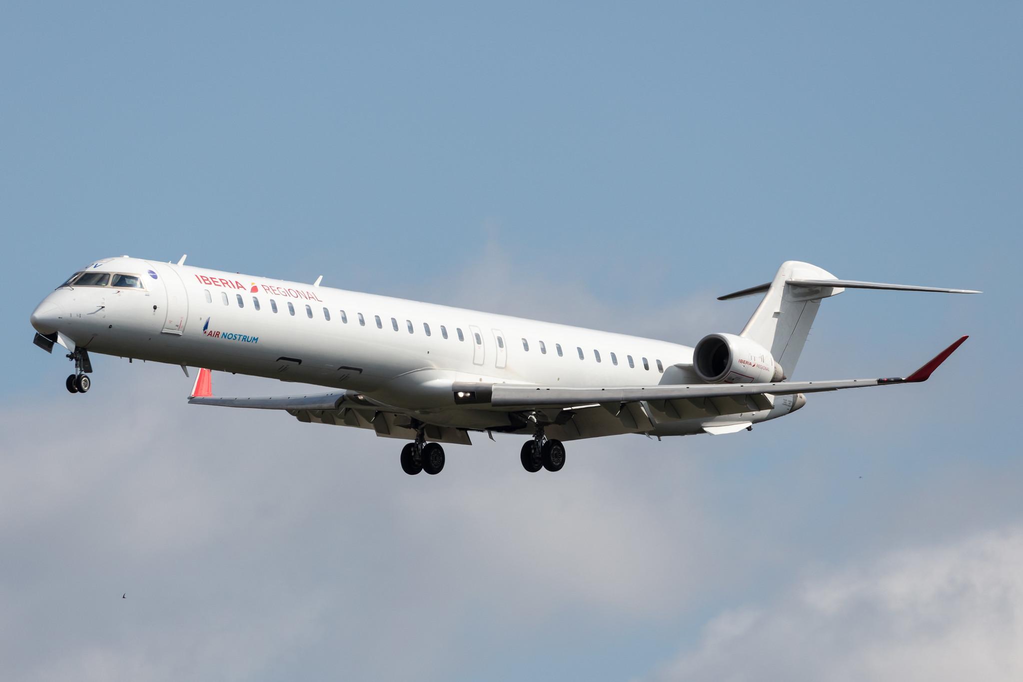 Frankfurt Airport: Iberia Regional (IB / IBE) | Operator: Air Nostrum |  Mitsubishi CRJ-1000 CRJX | EC-LOV | MSN 19019