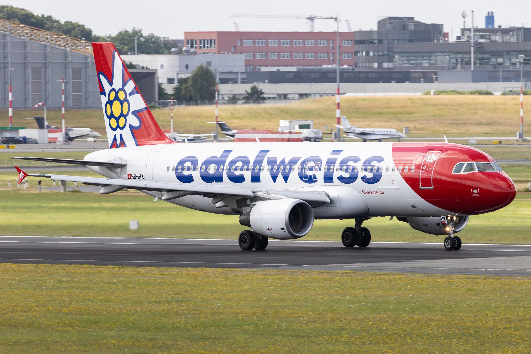 Hamburg Airport: Edelweiss Air (WK / EDW) | A320 | HB-IHX | MSN 0942