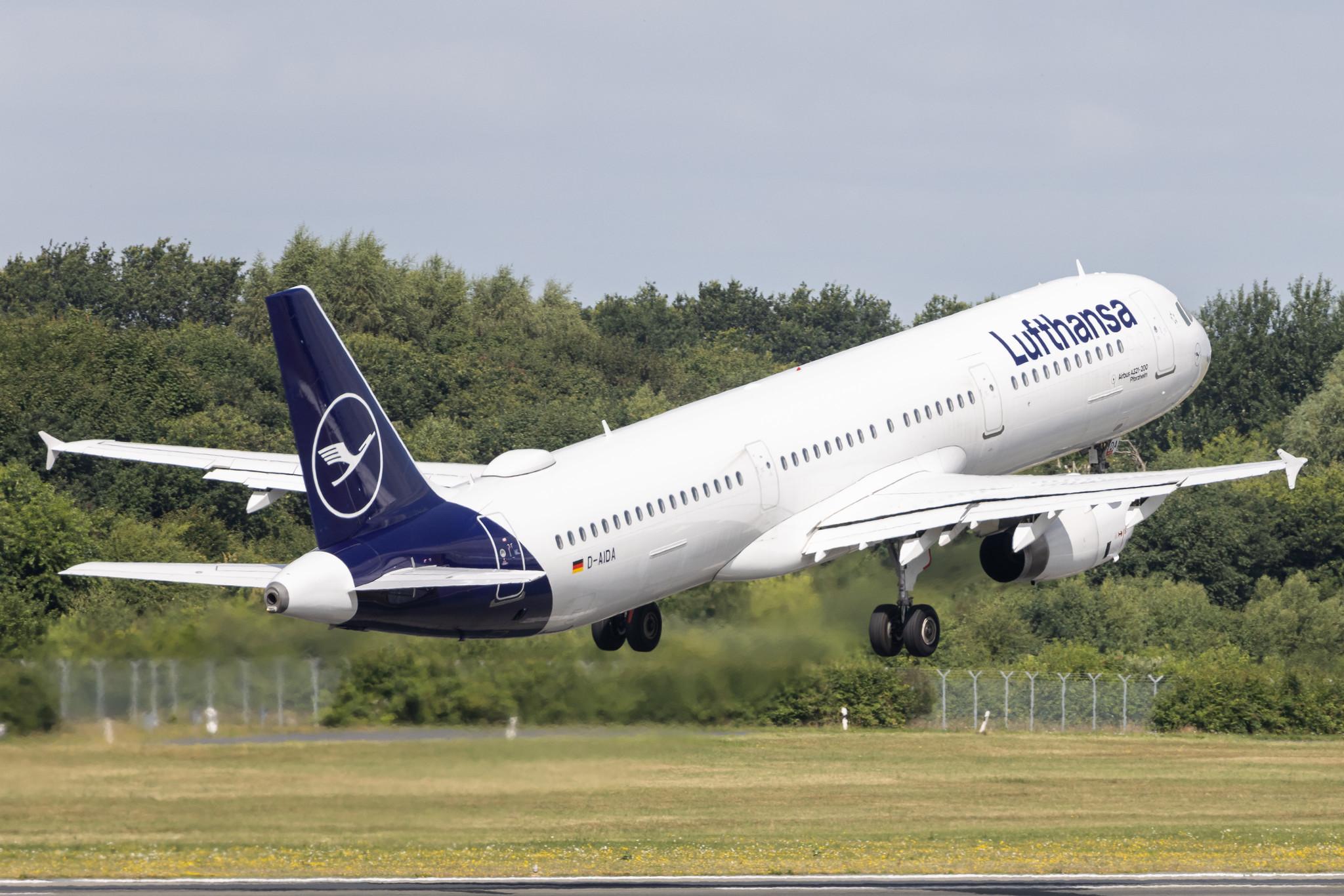 Hamburg Airport: Lufthansa (LH / DLH) | Airbus A321-231 A321 | D-AIDA | MSN 4360