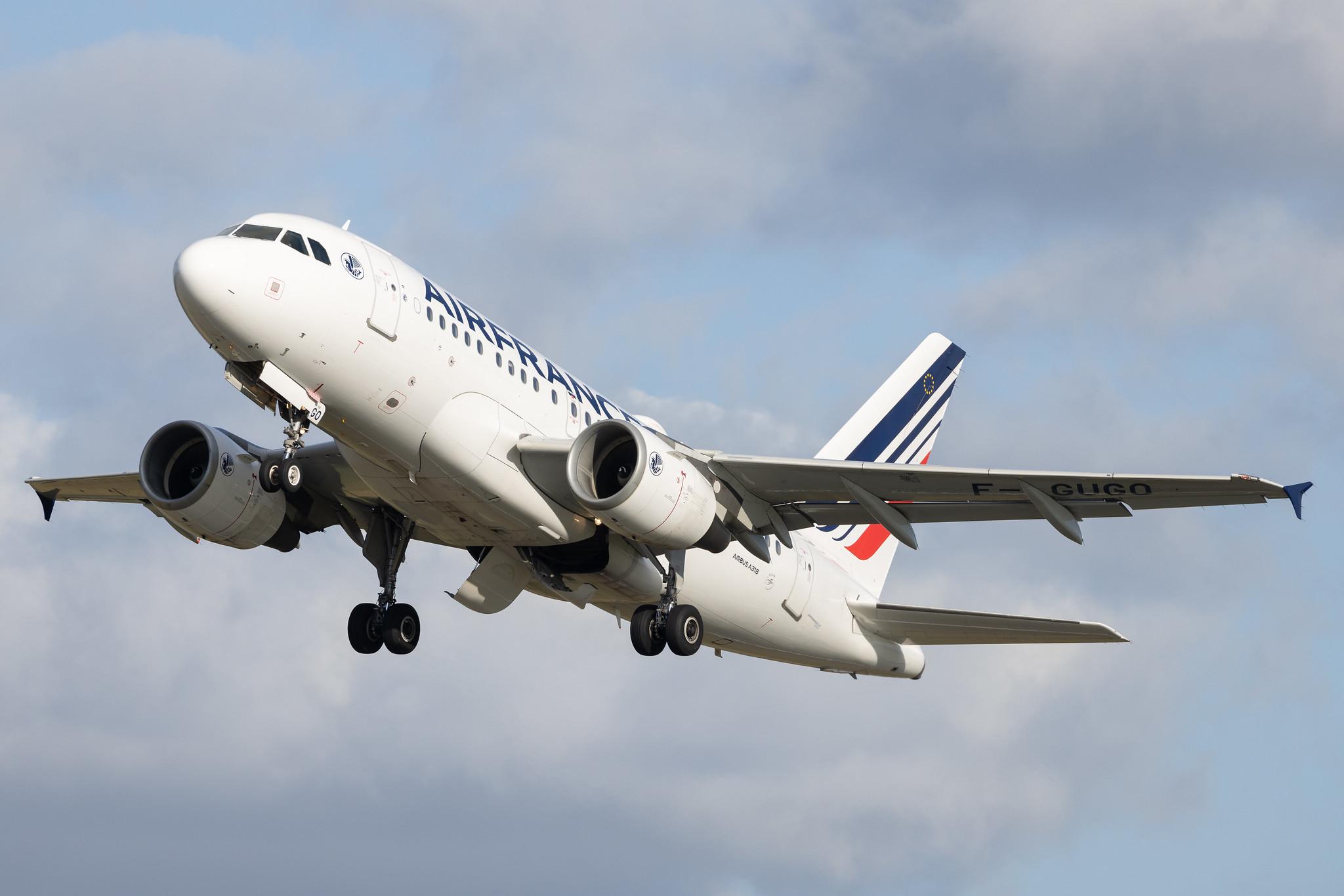 Hamburg Airport: Air France (AF / AFR) |  Airbus A318-111 A318 | F-GUGO | MSN 2951