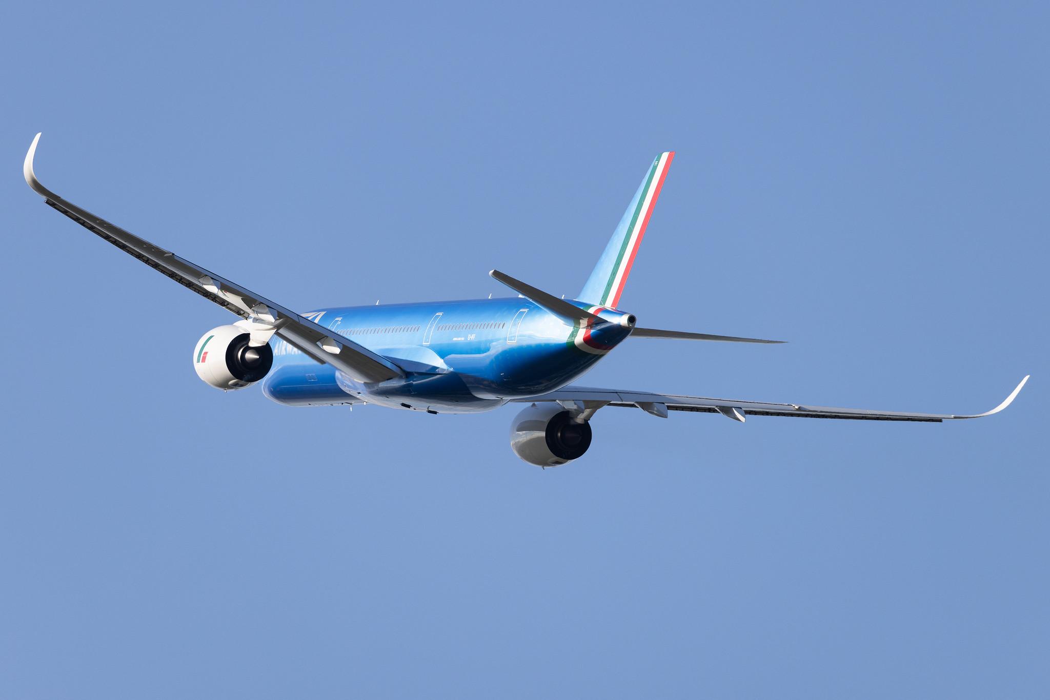 Hamburg Airport: ITA Airways (AZ / ITY) |  Airbus A350-941 A359 | EI-IFF | MSN 283