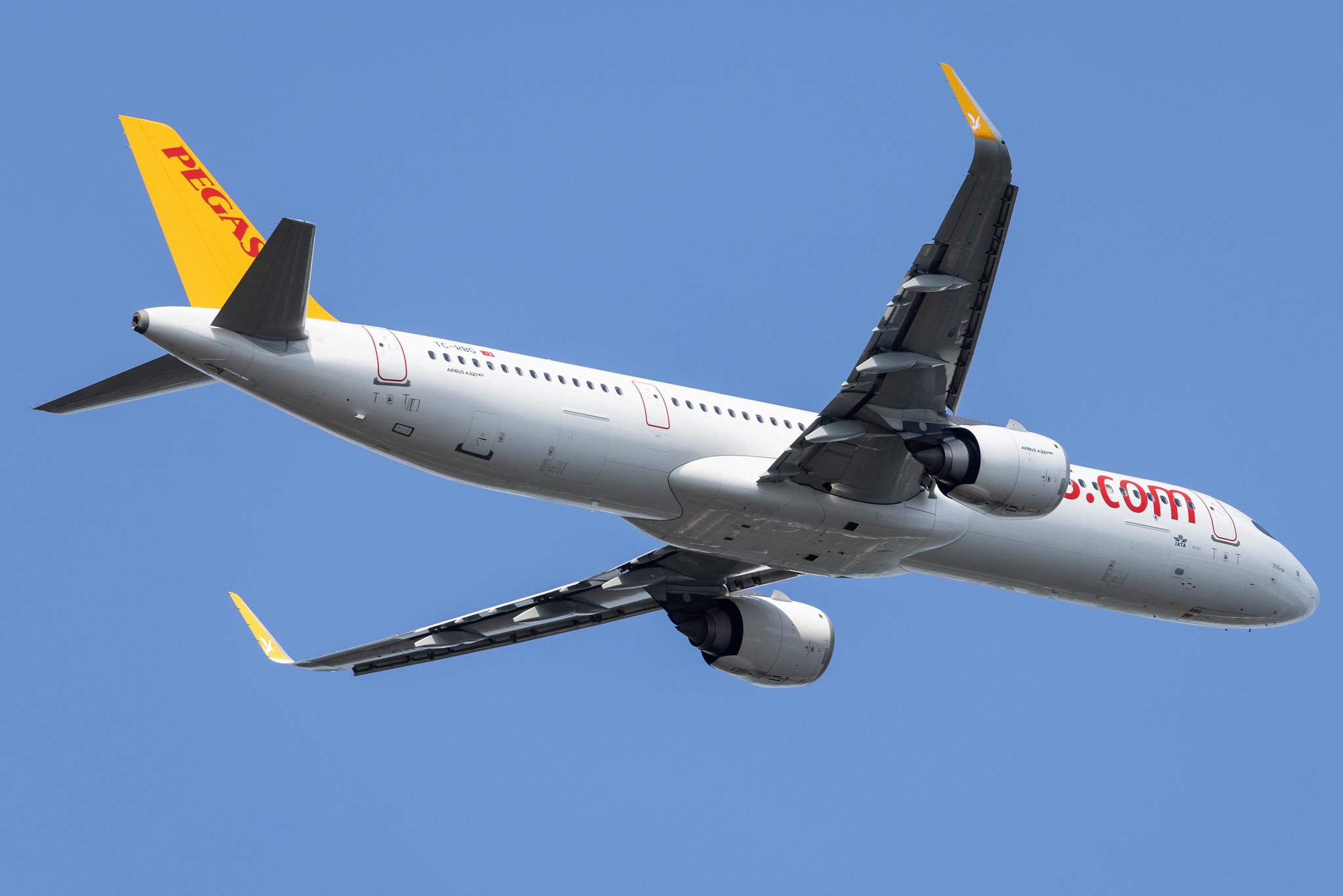 Hamburg Airport: Pegasus (PC / PGT) | Operator: Pegasus Airlines |  Airbus A321-251NX A21N | TC-RBG | MSN 10007