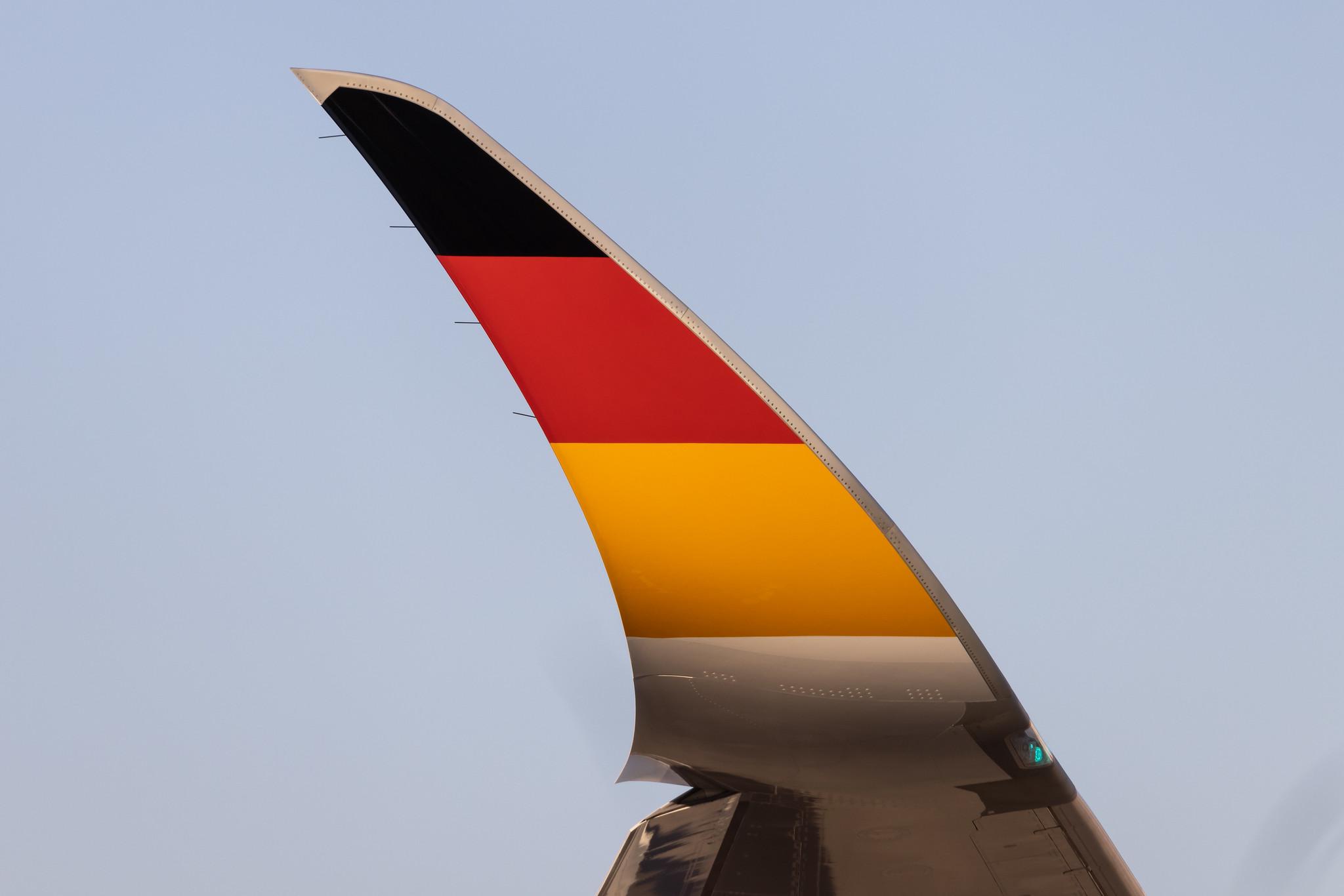 Hamburg Airport: German Air Force (/ GAF) | Airbus A350-941CJ A359 | D-AGVT | MSN 468