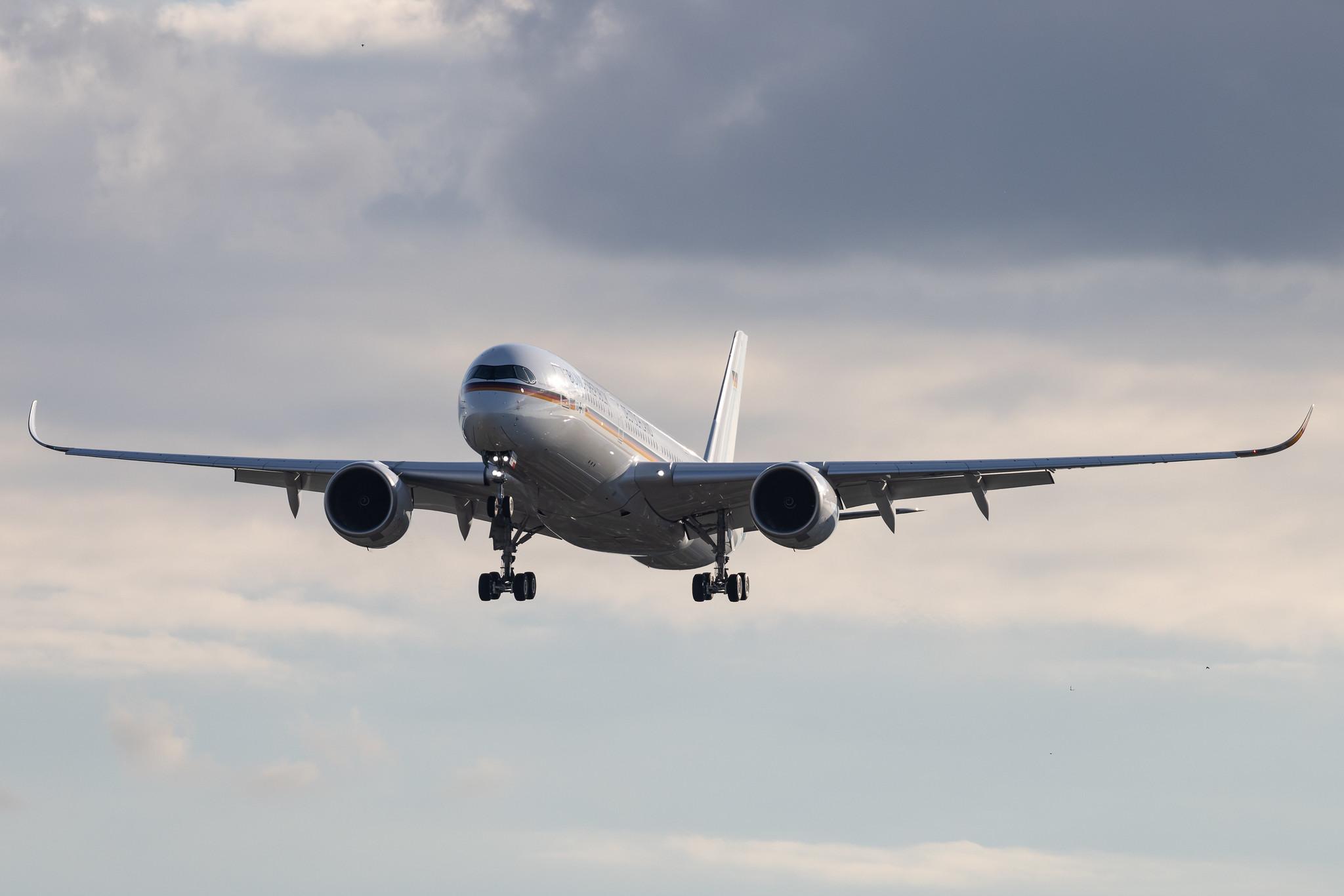 Hamburg Airport: German Air Force (/ GAF) | Airbus A350-941CJ A359 | D-AGVT | MSN 468