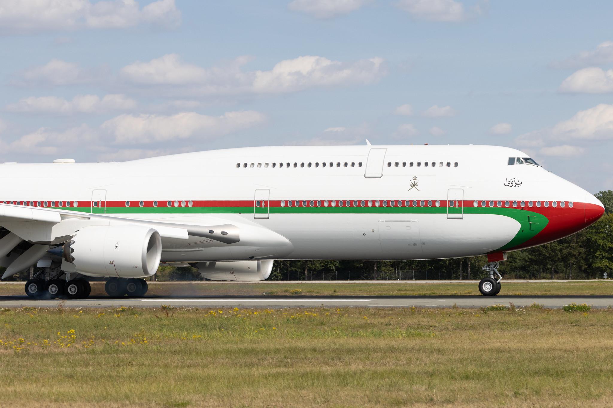 Hamburg Airport: Royal Flight of Oman | Boeing 747-8H0(BBJ) B748 | A4O-HMS | MSN 39749