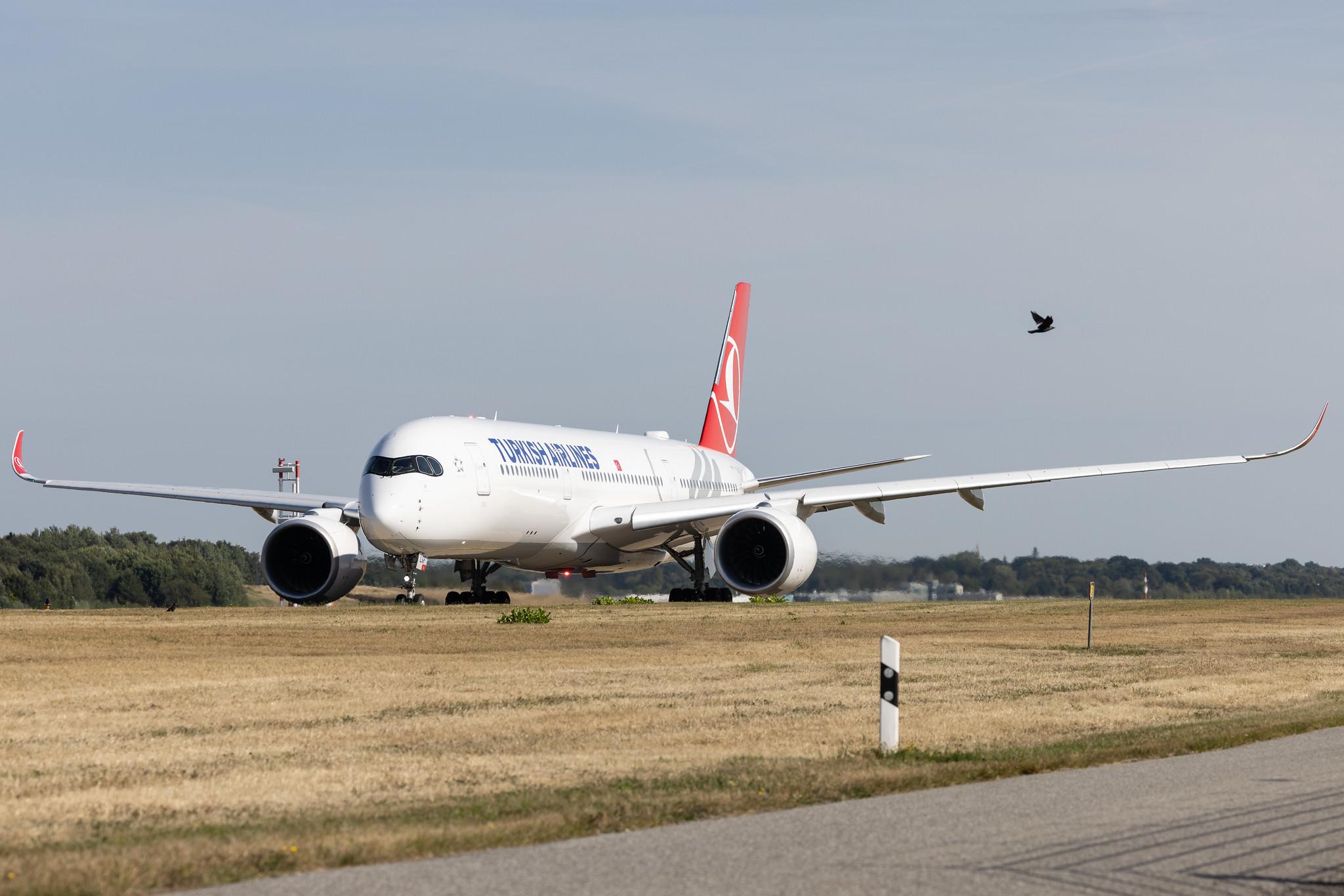 Hamburg Airport: Turkish Airlines (TK / THY) | Airbus A350-941 A359 | TC-LGF | MSN 496