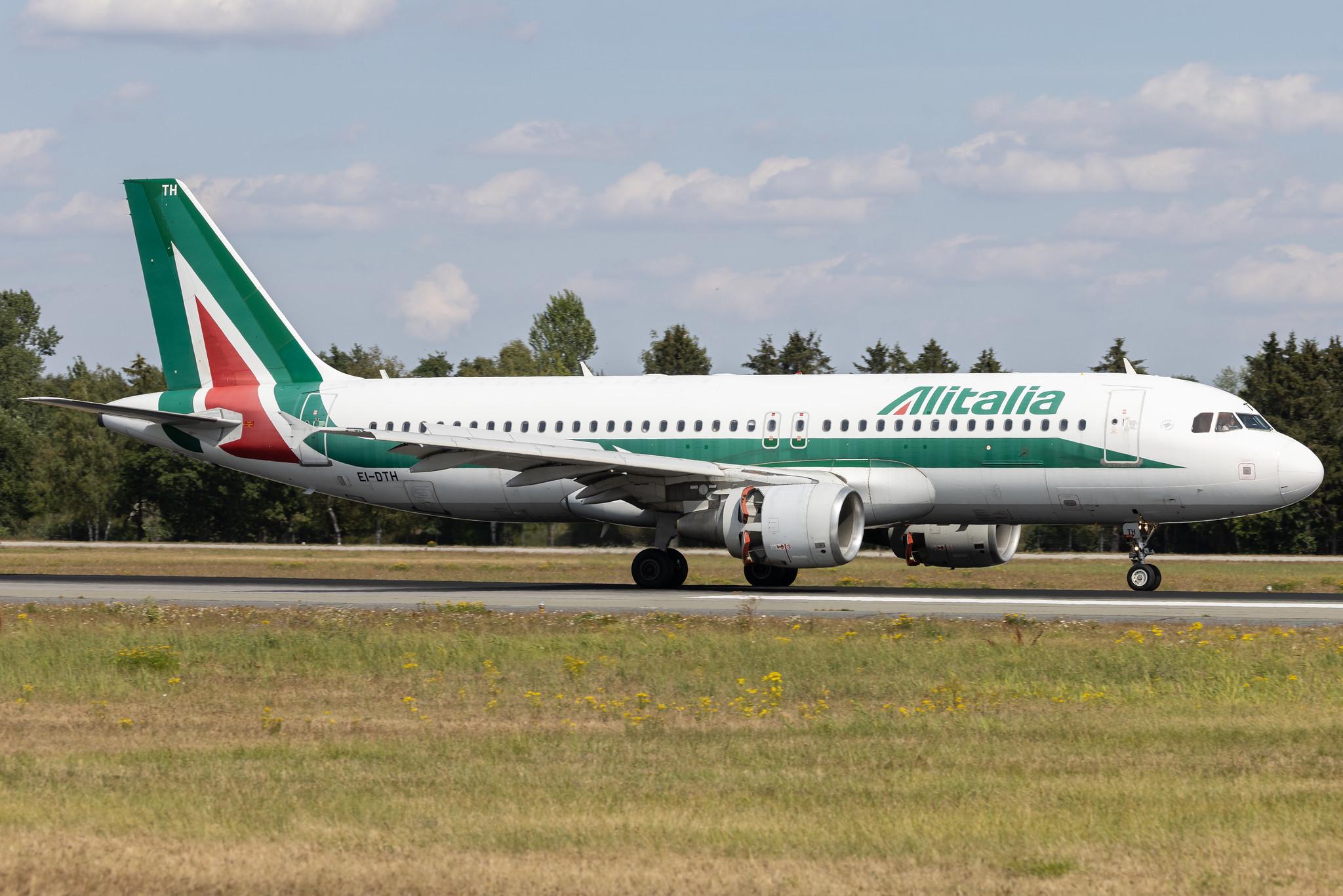 Hamburg Airport: ITA Airways (AZ / ITY) |  Airbus A320-216 A320 | EI-DTH | MSN 03956