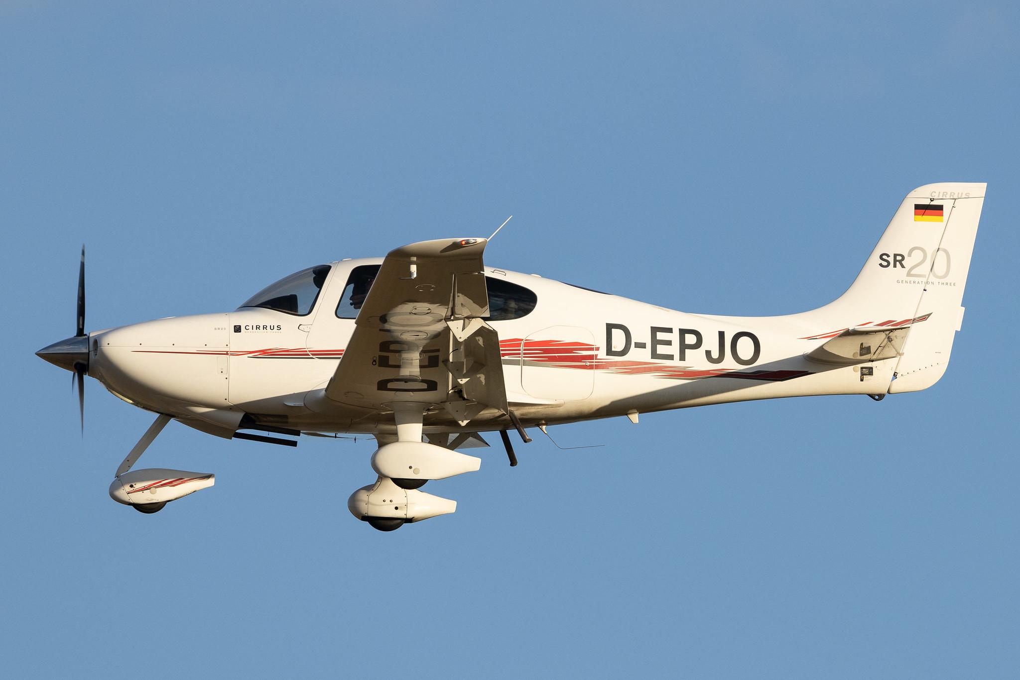 Hamburg Airport: Private Owner | Cirrus SR20 SR20 | D-EPJO | MSN 1992
