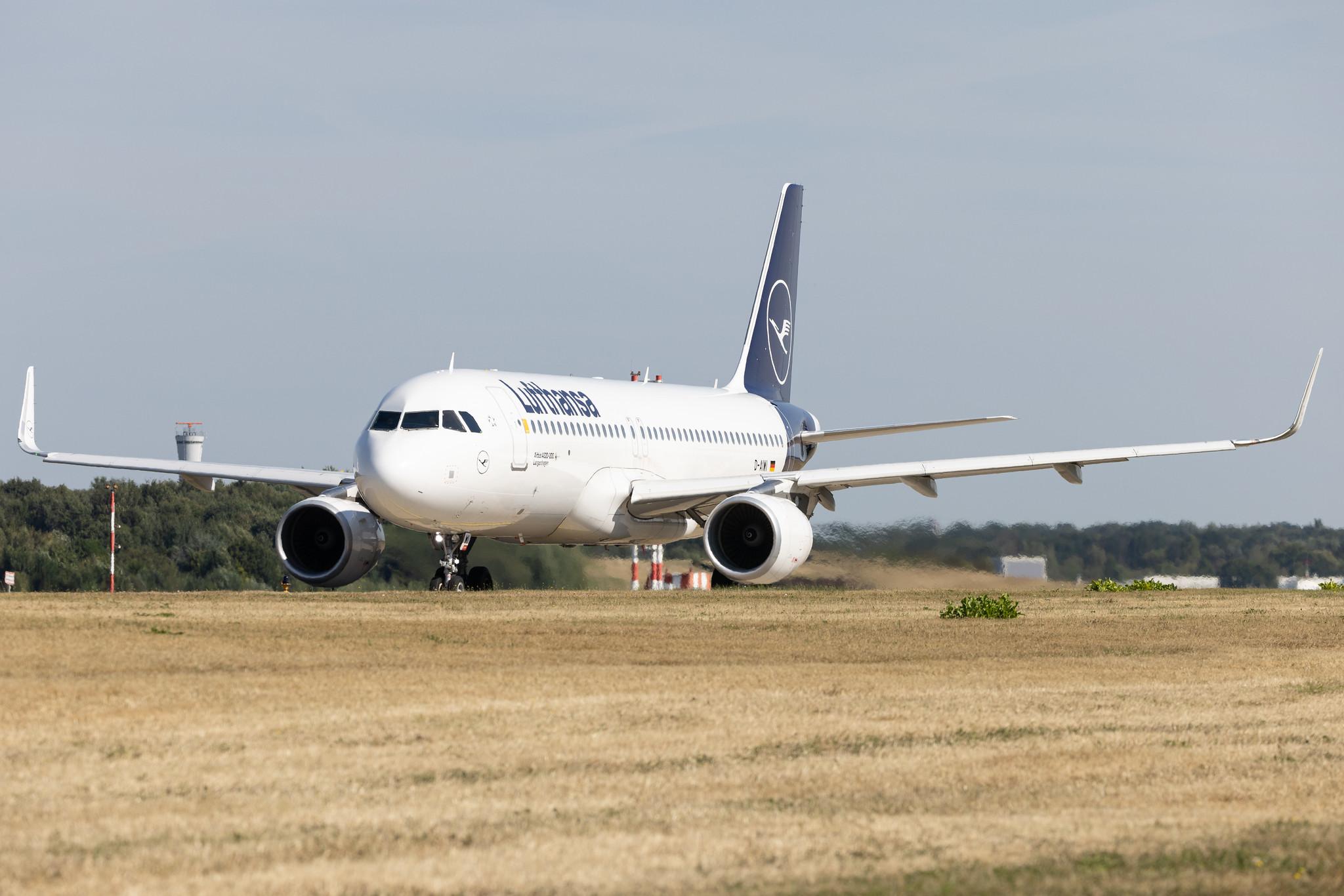 Hamburg Airport: Lufthansa (LH / DLH) | Airbus A320-214 A320 | D-AIWI | MSN 8951