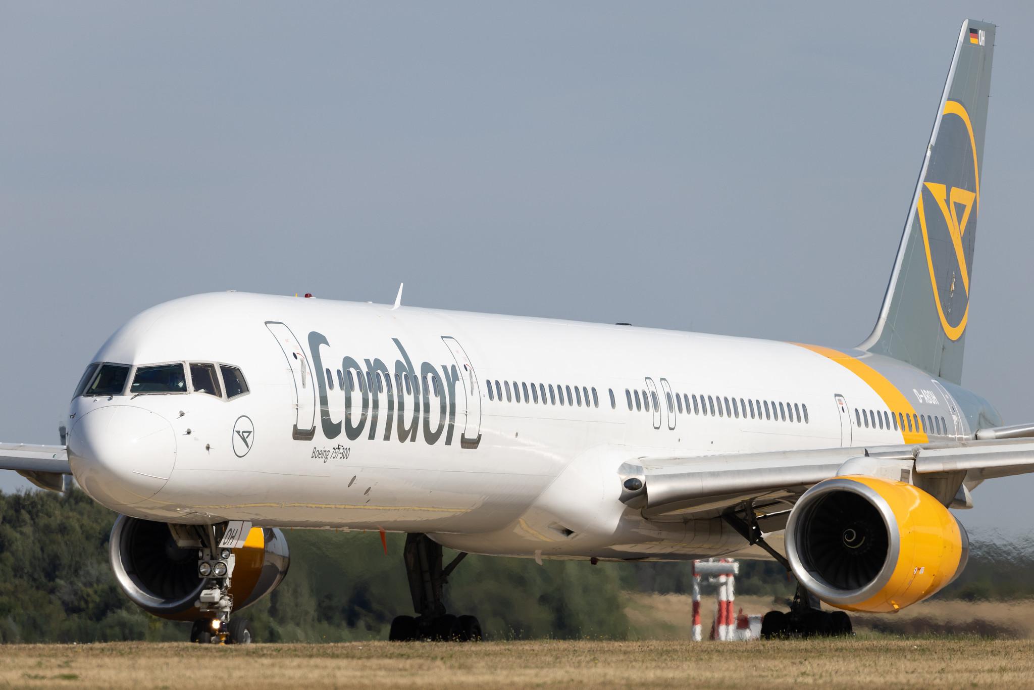 Hamburg Airport: Condor (DE / CFG) | Boeing 757-330 B753 | D-ABOH | MSN 30030