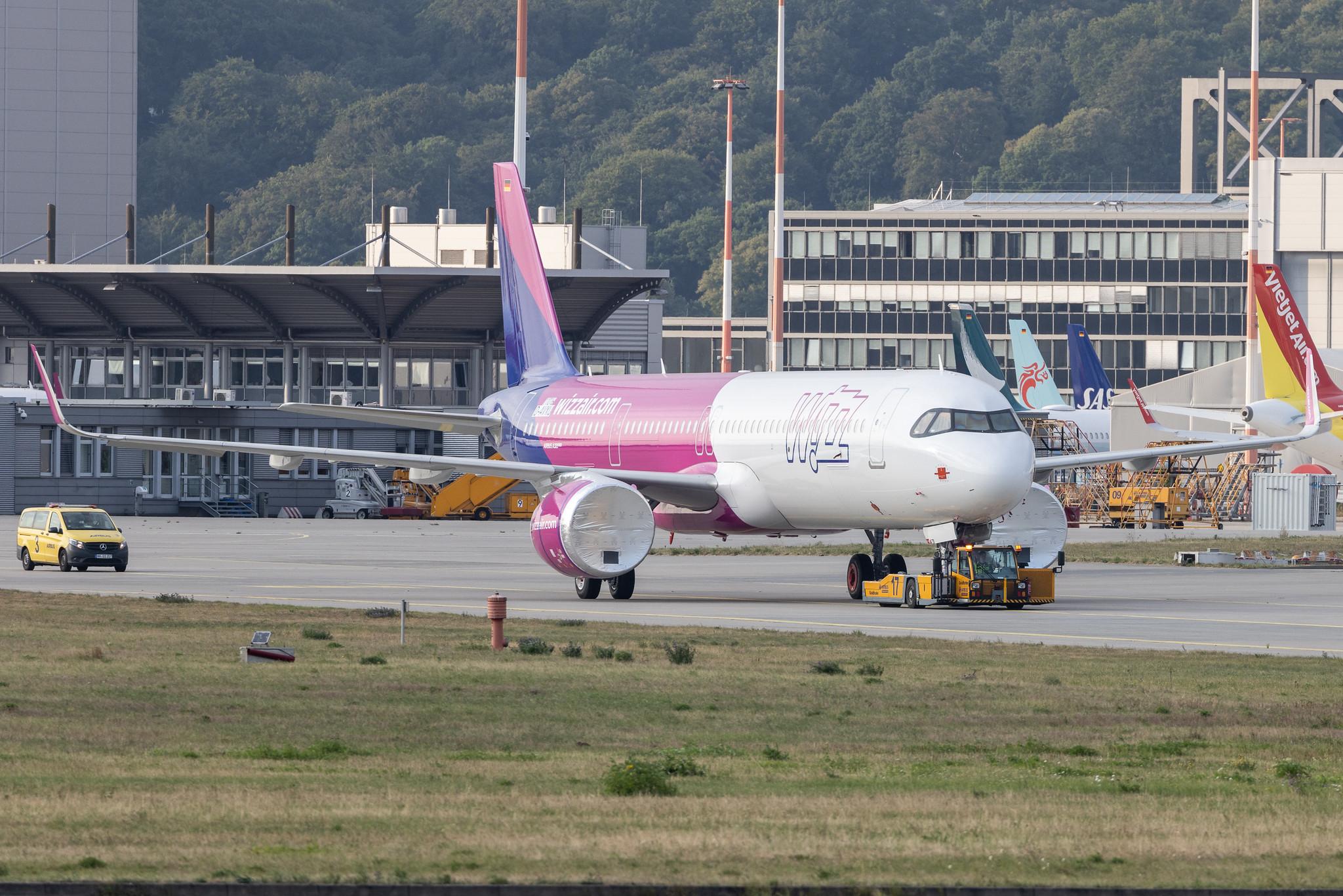 Hamburg Finkenwerder: Wizz Air (W6 / WZZ) | Airbus A321-271NX A21N | D-AVXU | HA- | MSN 11016