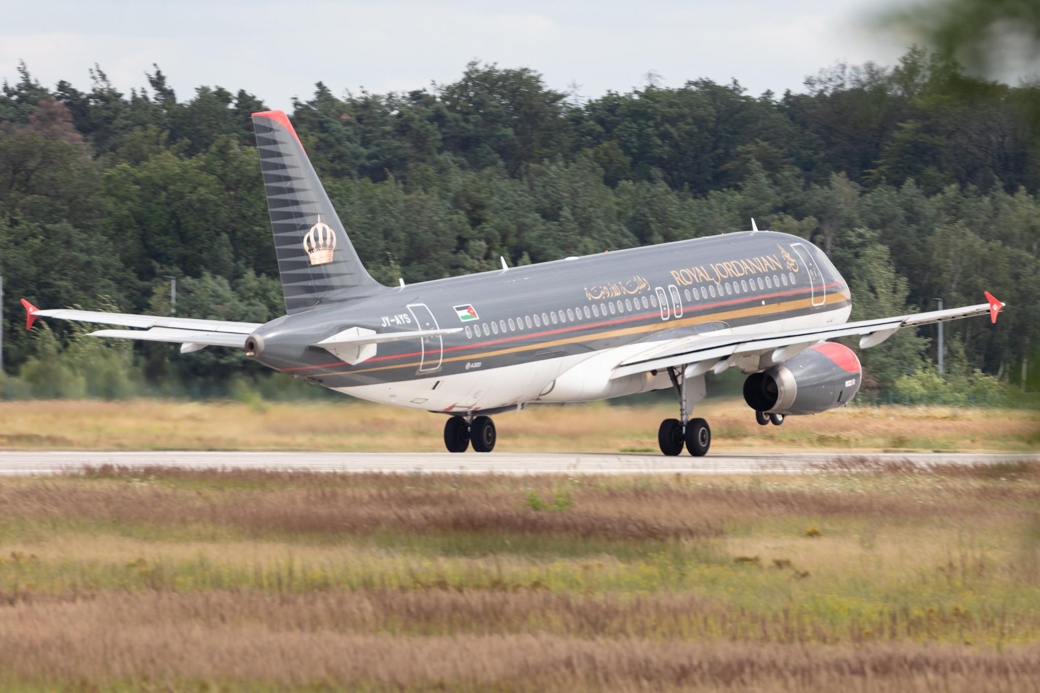 Frankfurt Airport: Royal Jordanian (RJ / RJA) |  Airbus A320-232 A320 | JY-AYS | MSN 4853