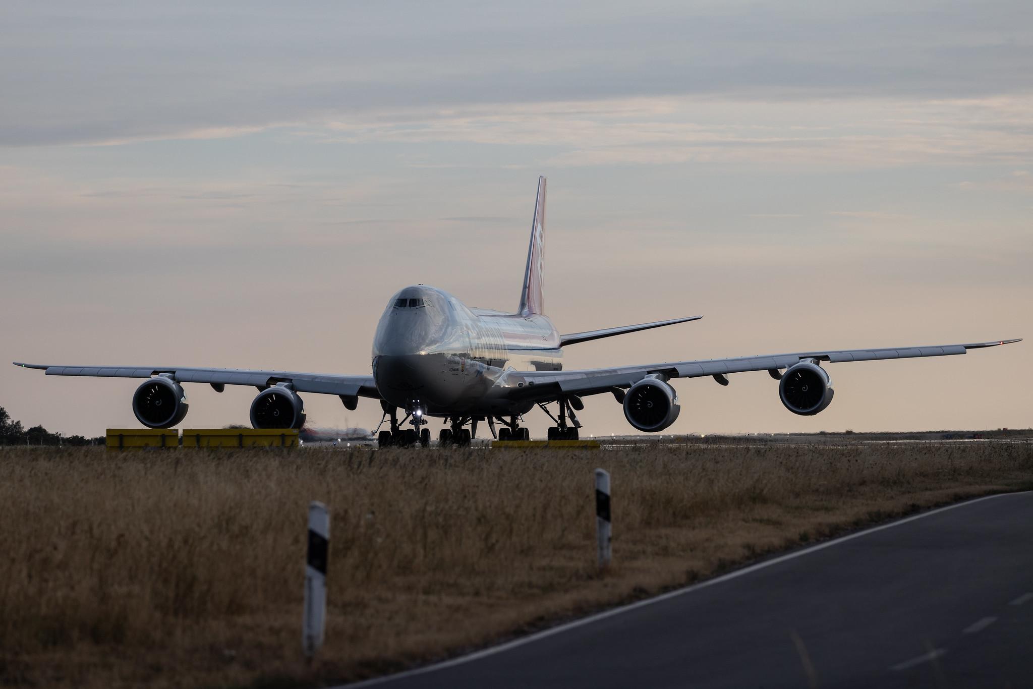 Luxembourg Findel Airport: Cargolux (CV / CLX) | Boeing 747-8R7F B748 | LX-VCI | MSN 35822