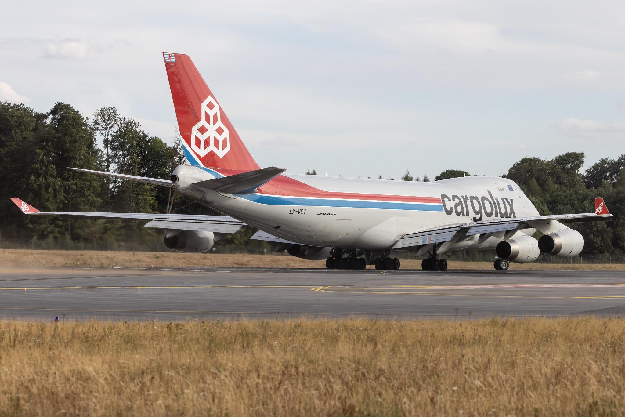 Luxembourg Findel Airport: Cargolux (CV / CLX) | Operator: Cargolux Italia | Boeing 747-4R7(F) B744 | LX-VCV | MSN 34235