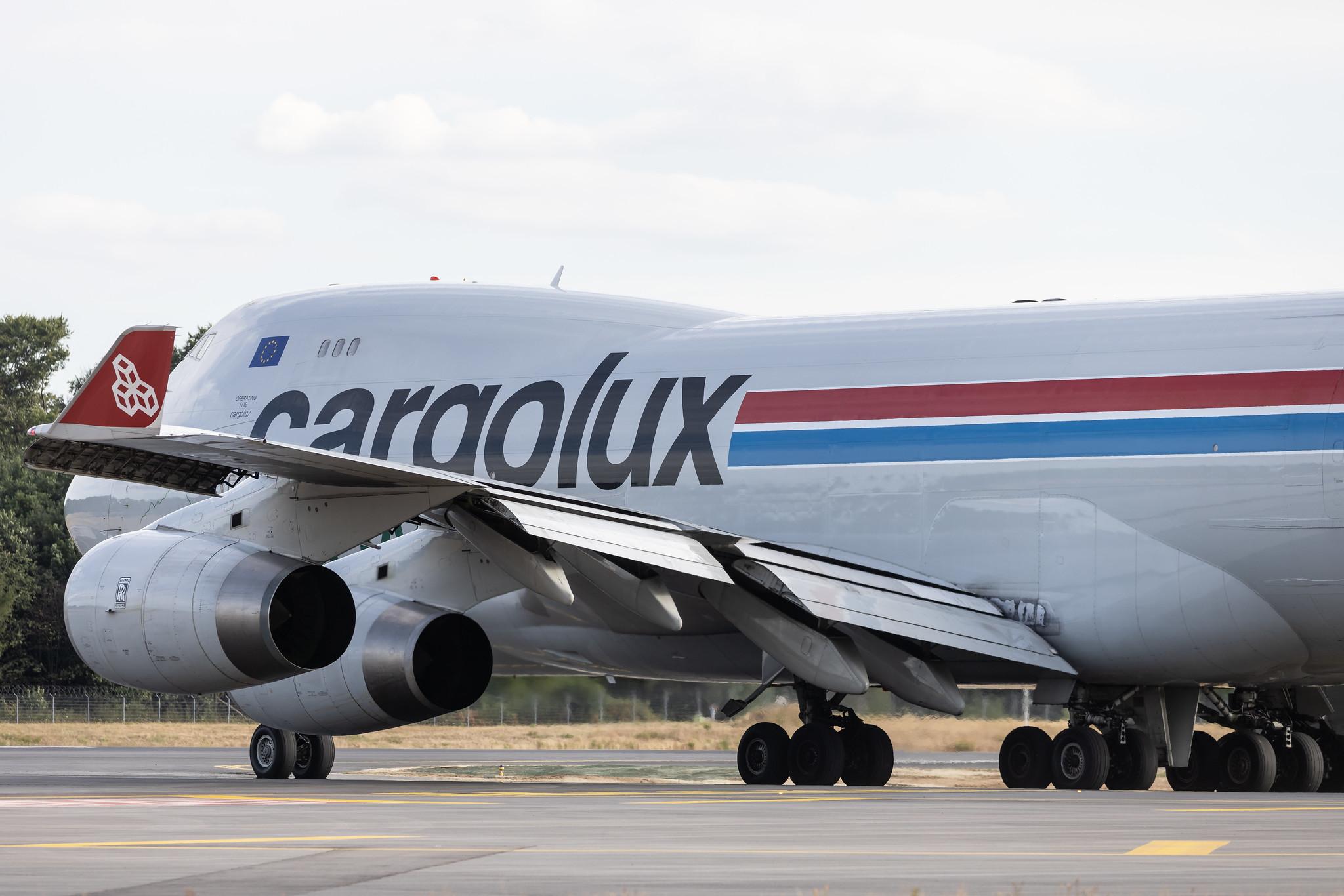 Luxembourg Findel Airport: Cargolux (CV / CLX) | Operator: Cargolux Italia | Boeing 747-4R7(F) B744 | LX-VCV | MSN 34235