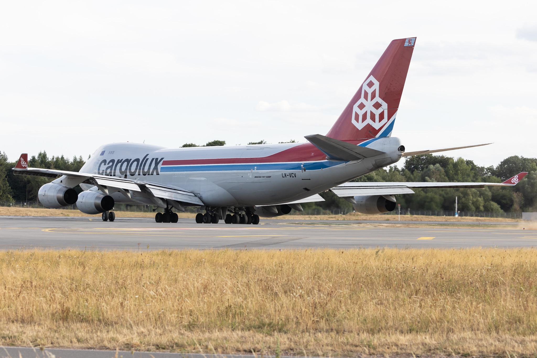 Luxembourg Findel Airport: Cargolux (CV / CLX) | Operator: Cargolux Italia | Boeing 747-4R7(F) B744 | LX-VCV | MSN 34235