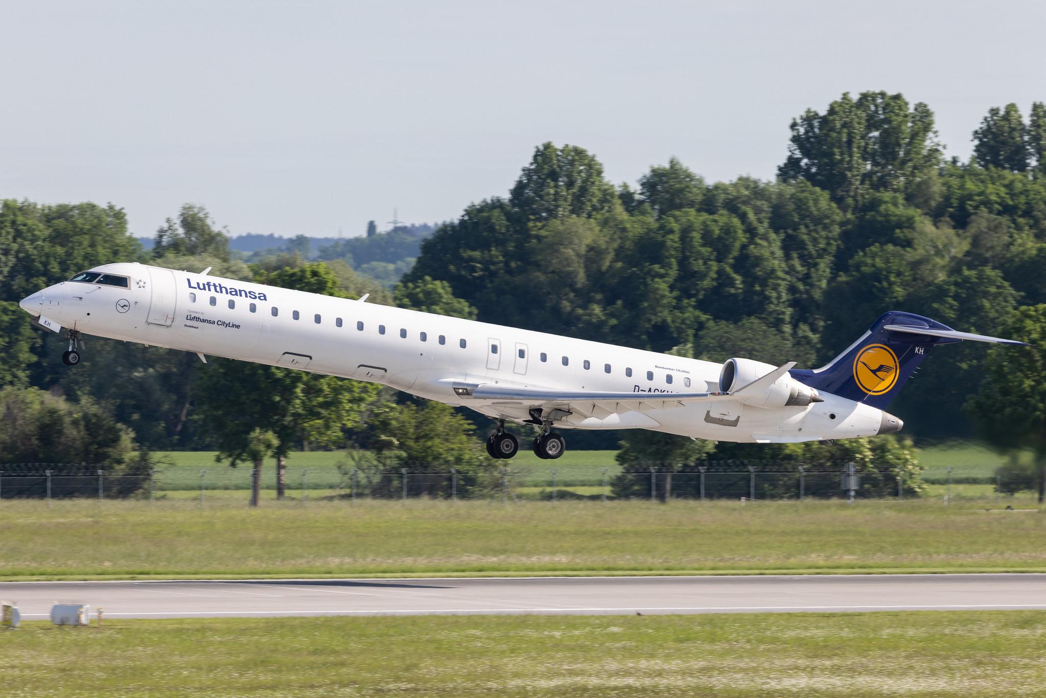 Munich Airport: Lufthansa (LH / DLH) | Operator: Lufthansa CityLine | Mitsubishi CRJ-900LR CRJ9 | D-ACKH | MSN 15085