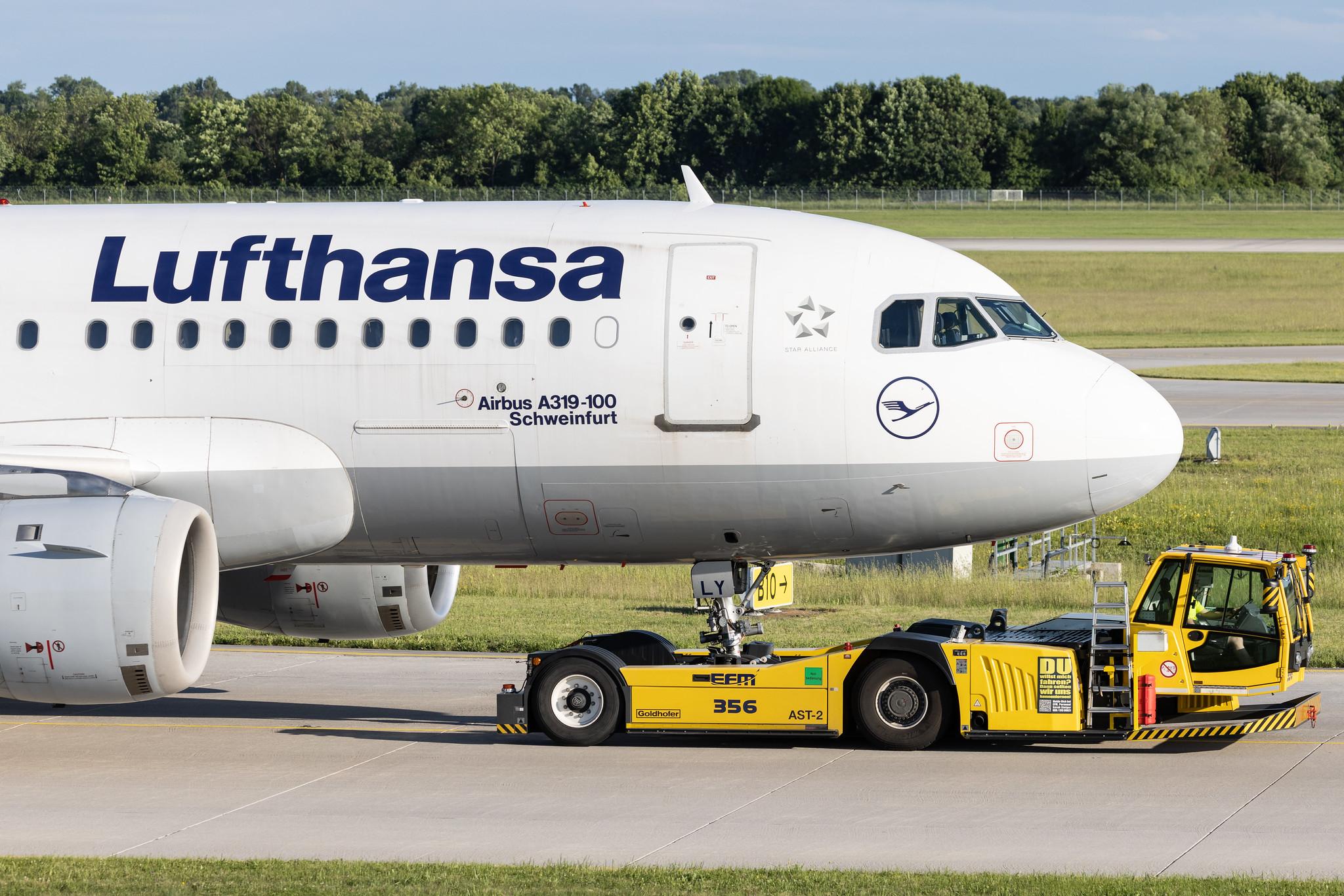 Munich Airport: Lufthansa (LH / DLH) | Airbus A319-114 A319 | D-AILY | MSN 0875