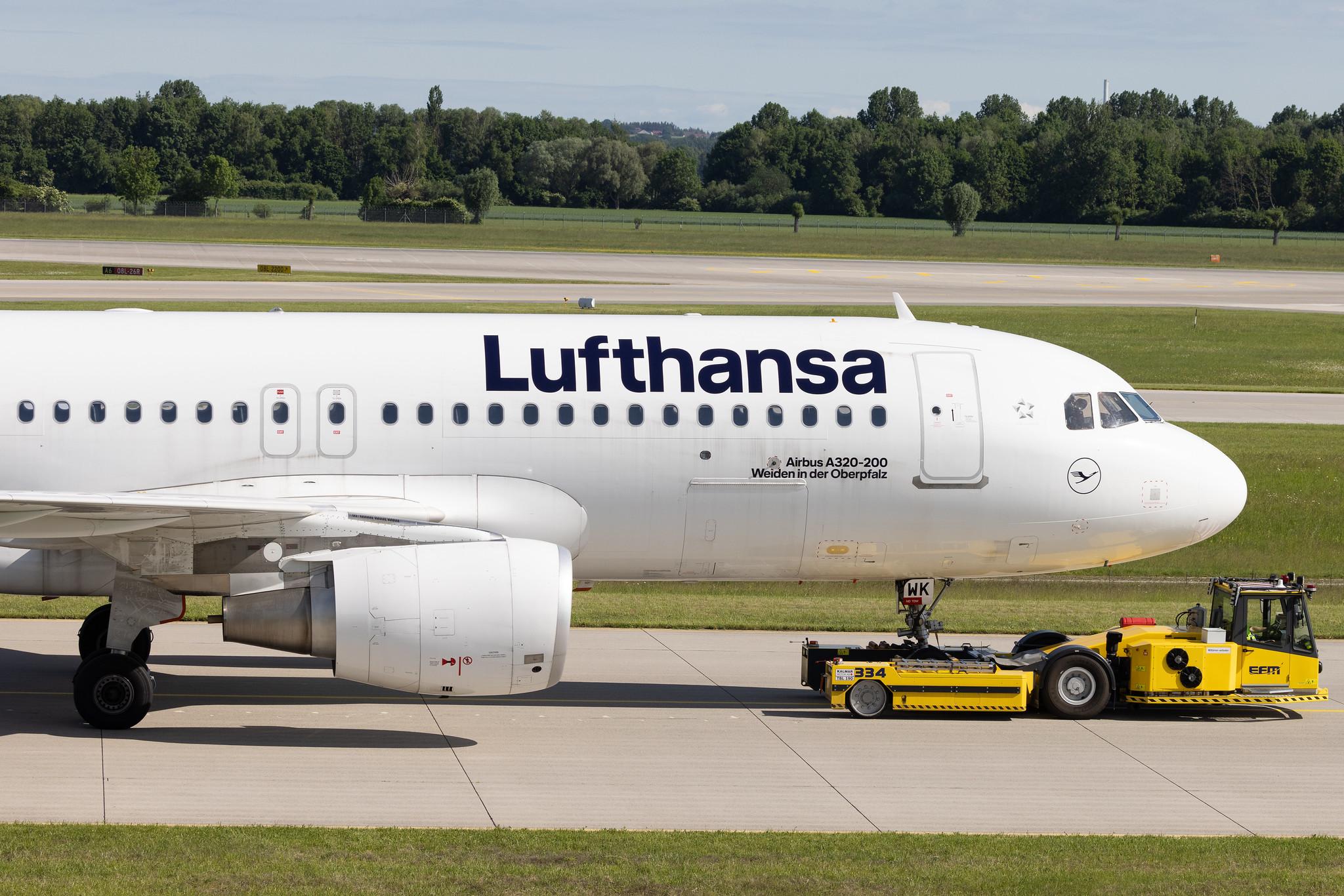 Munich Airport: Lufthansa (LH / DLH) | Airbus A320-214 A320 | D-AIWK | MSN 9058