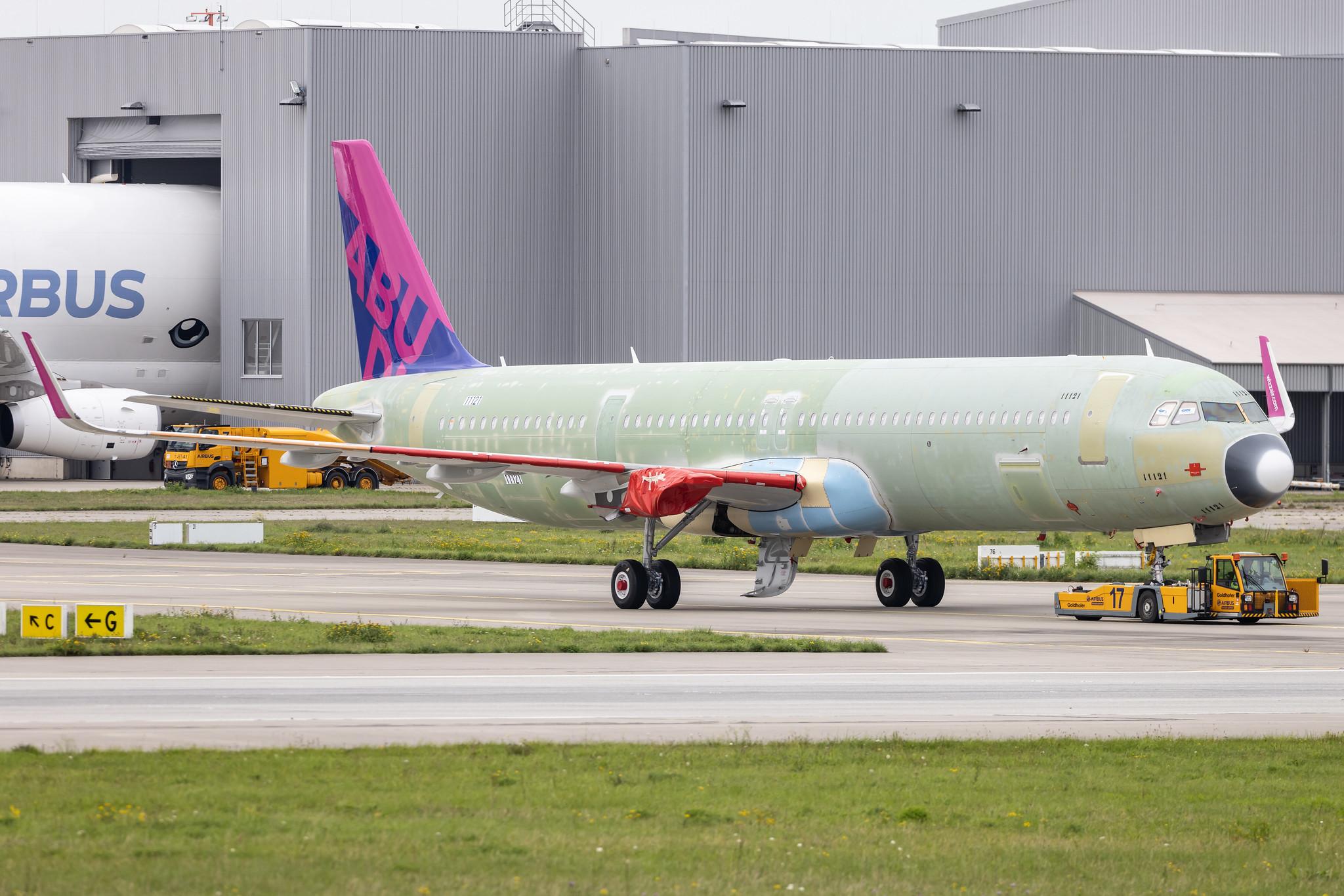 Hamburg Finkenwerder: Wizz Air Abu Dhabi (5W / WAZ) | Airbus A321-271NX A21N | D- | A6- | MSN 11121