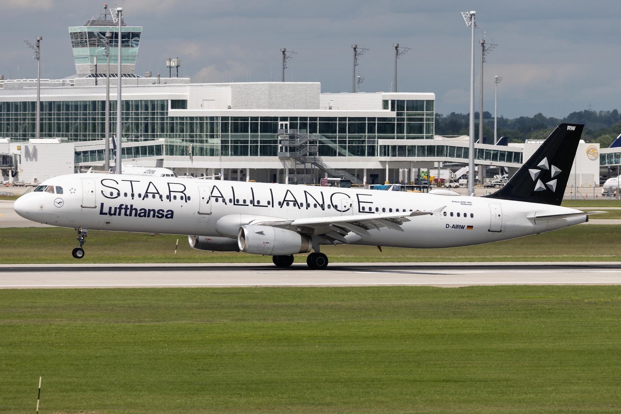 Munich Airport: Lufthansa (LH / DLH) | Livery: Star Alliance Livery | Airbus A321-131 A321 | D-AIRW | MSN 0699
