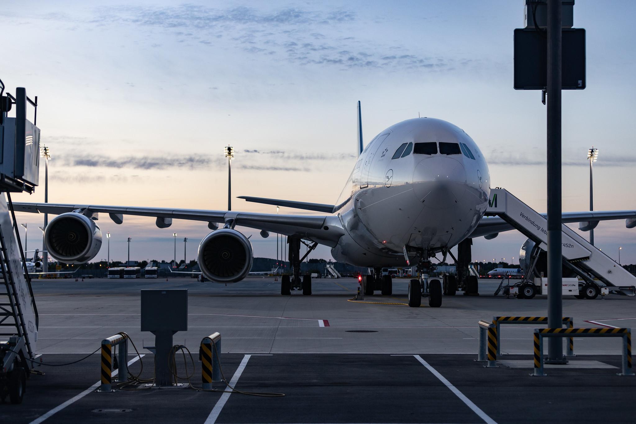 Munich Airport: Lufthansa (LH / DLH) | Airbus A340-642 A346 | D-AIHI | MSN 0569