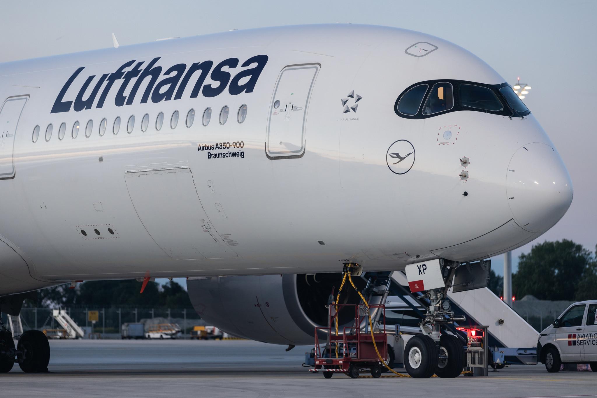 Munich Airport: Lufthansa (LH / DLH) | Airbus A350-941 A359 | D-AIXP | MSN 390