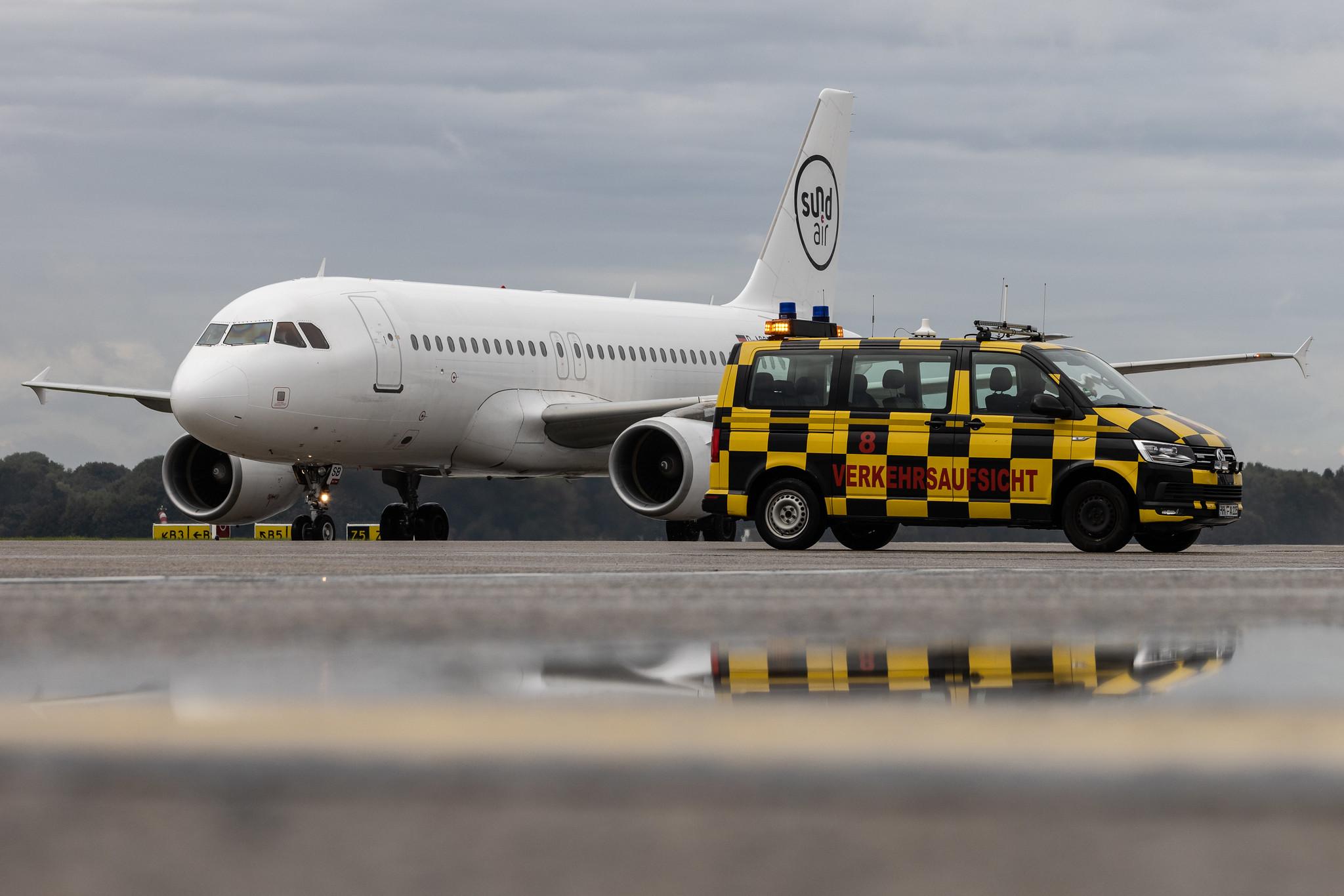 Hamburg Airport: Sundair (SR / SDR) | Airbus A319-112 A319 | D-ASSB | MSN 04663