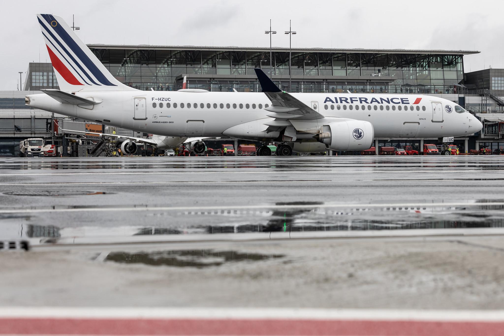 Hamburg Airport: Air France (AF / AFR) | Airbus A220-300 BCS3 | F-HZUC | MSN 55140