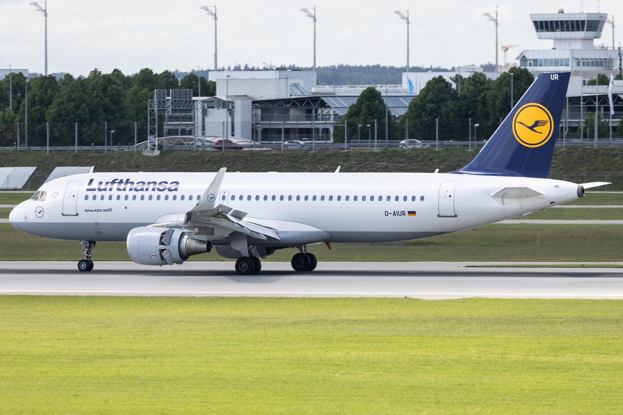 Munich Airport: Lufthansa (LH / DLH) | Airbus A320-214 A320 | D-AIUR | MSN 6985