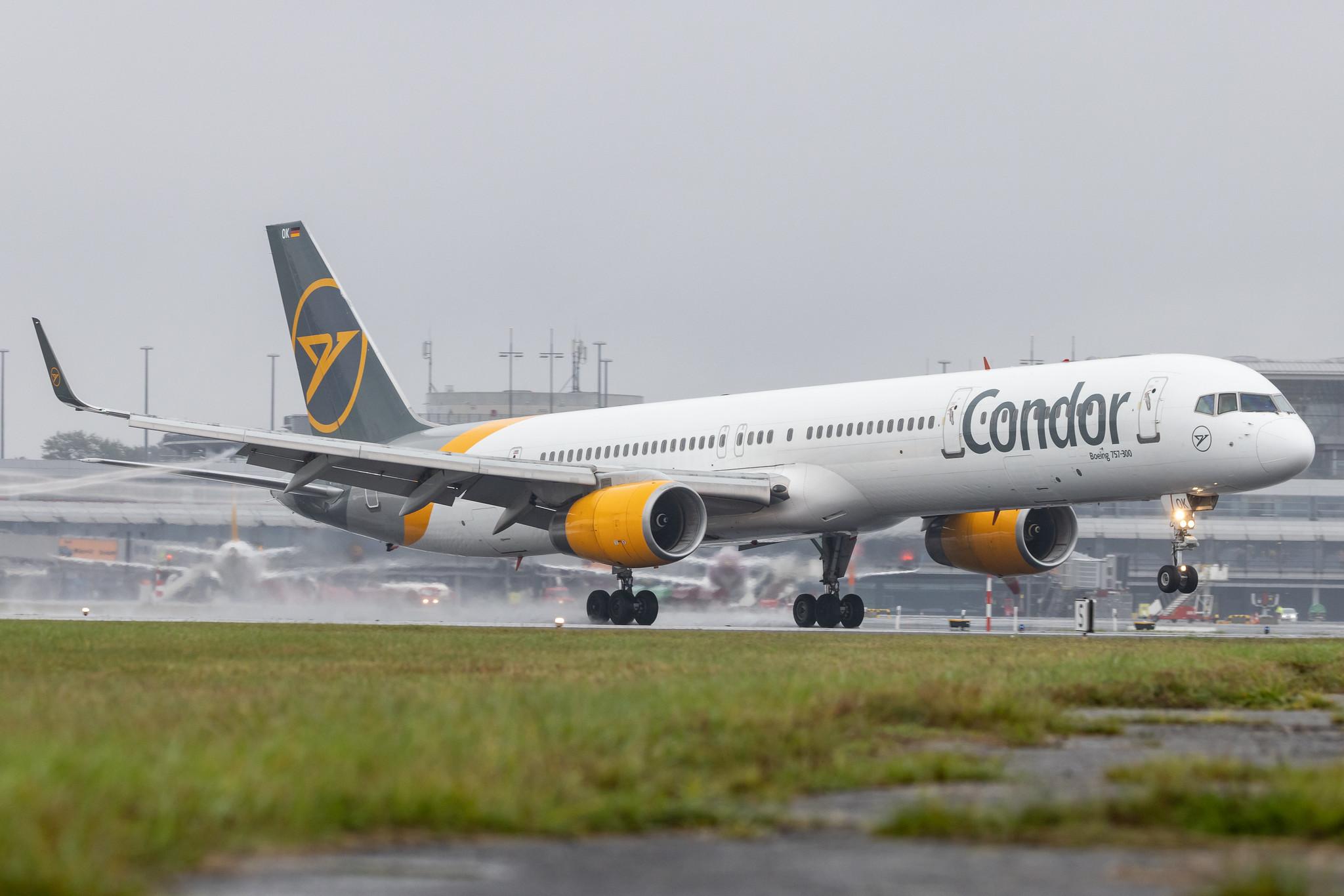 Hamburg Airport: Condor (DE / CFG) | Boeing 757-330 B753 | D-ABOK | MSN 29020