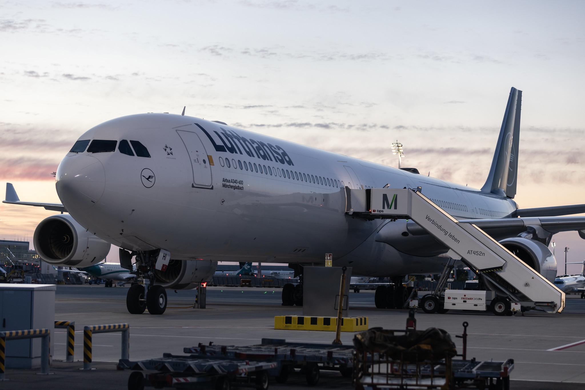 Munich Airport: Lufthansa (LH / DLH) | Airbus A340-642 A346 | D-AIHI | MSN 0569