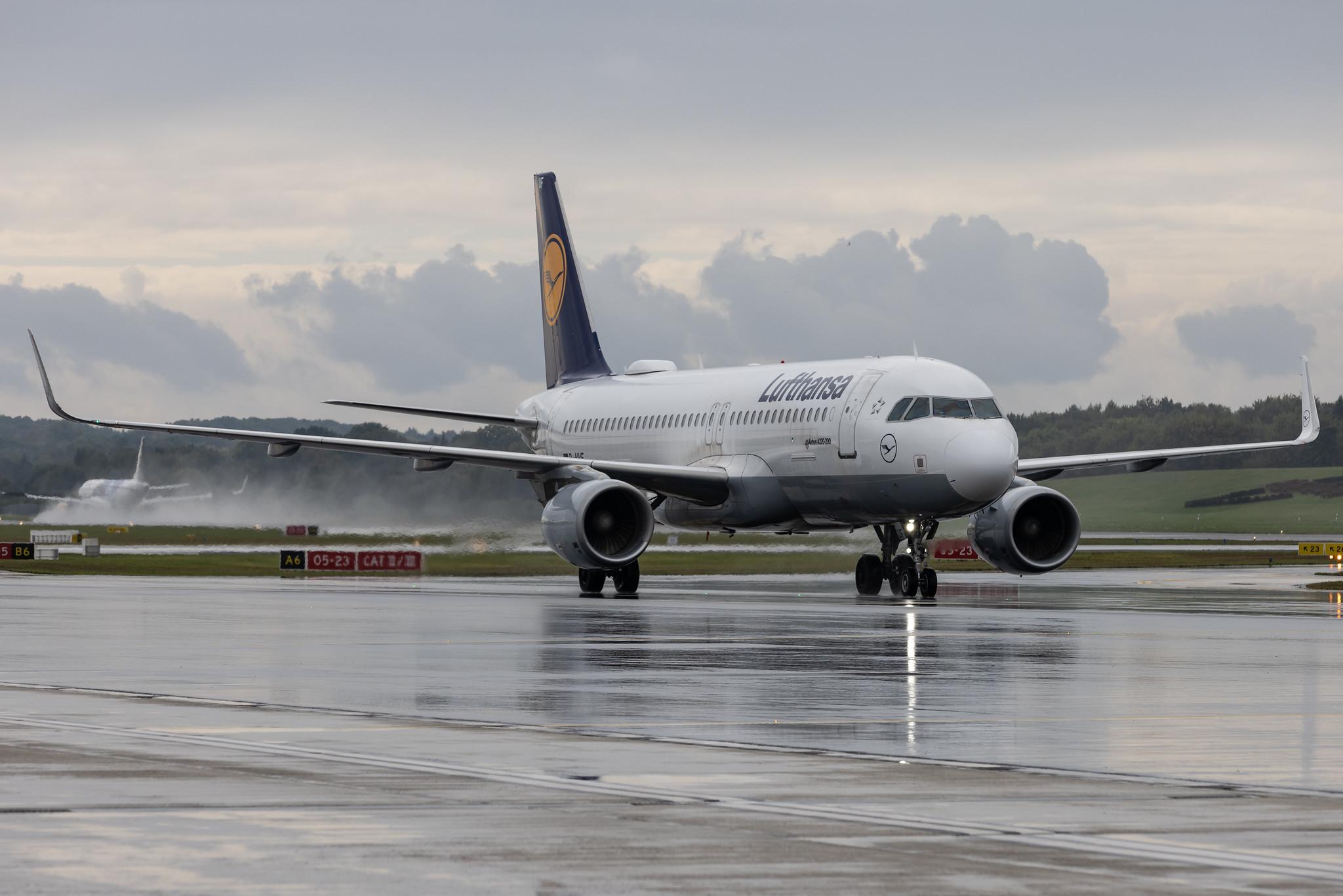 Hamburg Airport: Lufthansa (LH / DLH) | Airbus A320-214 A320 | D-AIUF | MSN 6141