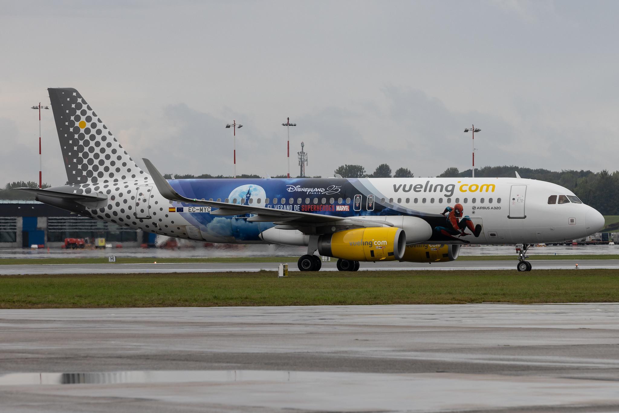 Hamburg Airport: Vueling (VY / VLG) | Livery: Disneyland Paris Livery | Airbus A320-232 A320 | EC-MYC | MSN 8238