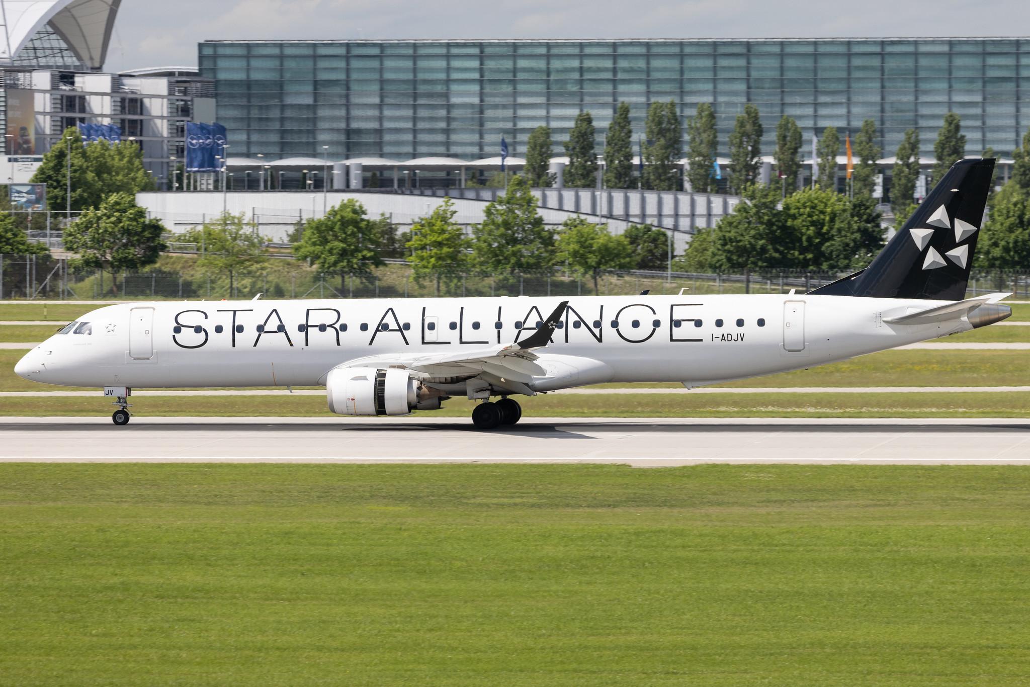 Munich Airport: Air Dolomiti (EN / DLA) | Livery: Star Alliance Livery | Embraer E195LR E195 | I-ADJV | MSN 19000308