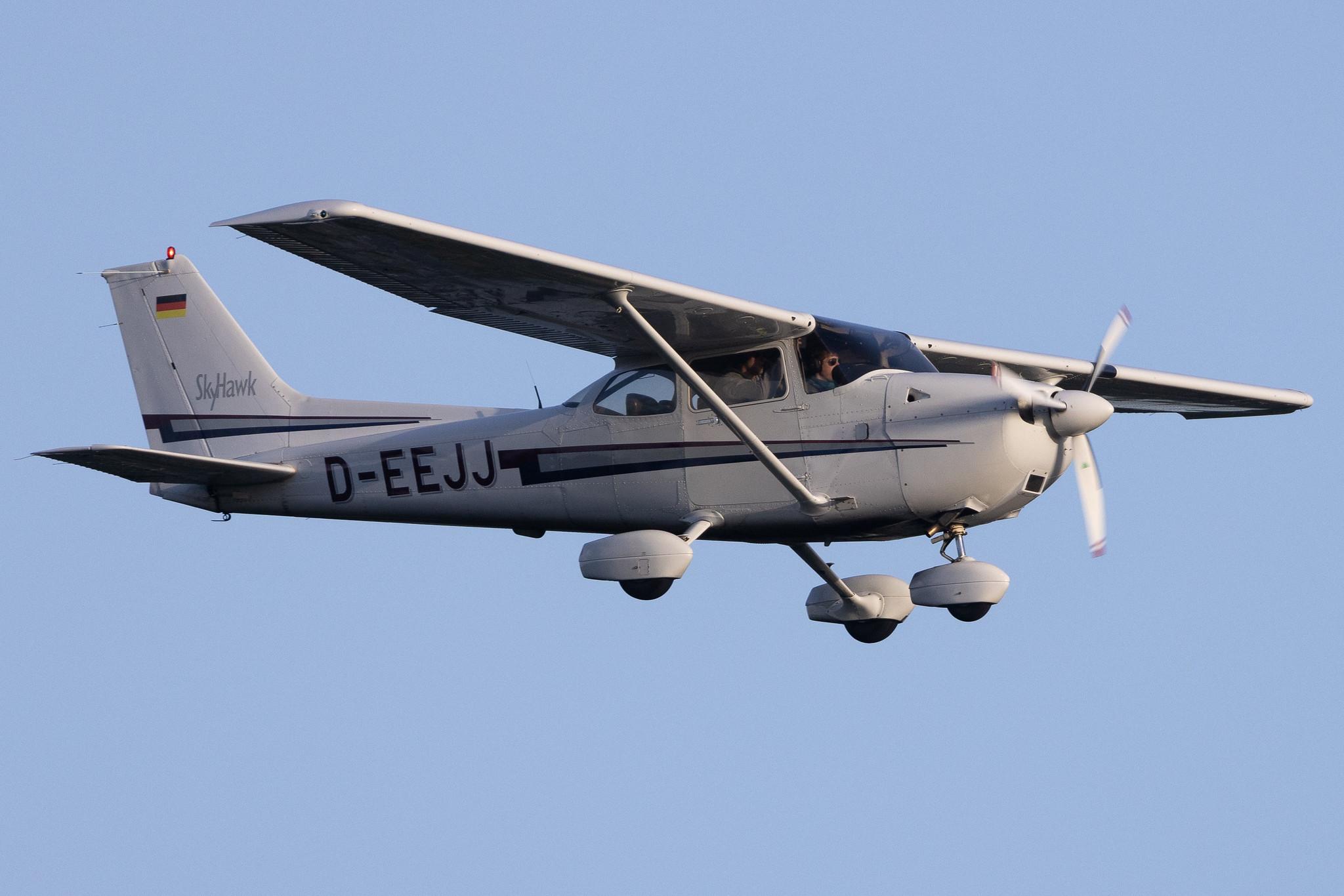 Hamburg Airport: Private owner | Cessna 172R Skyhawk C172 | D-EEJJ | MSN 17280813