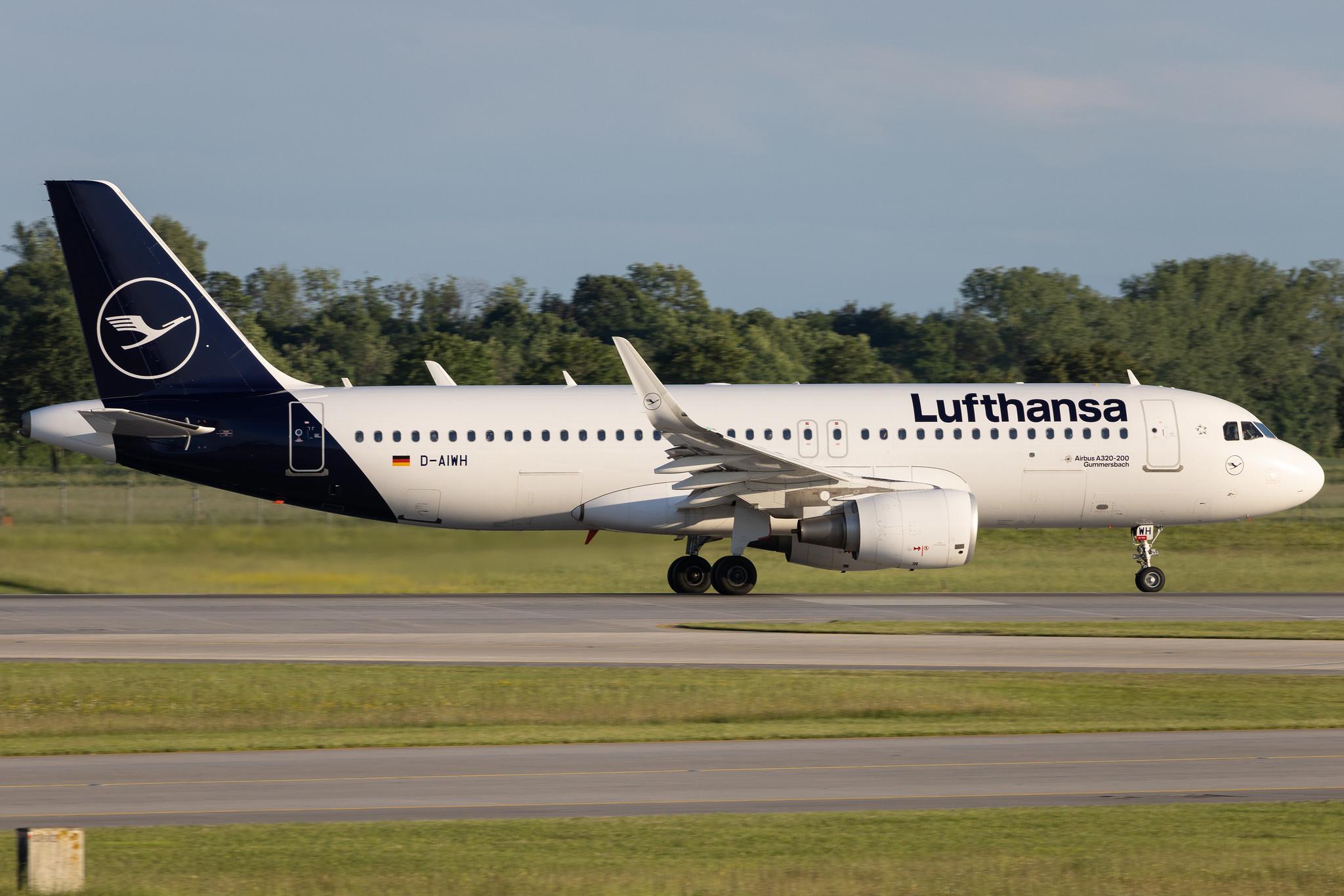 Munich Airport: Lufthansa (LH / DLH) | Airbus A320-214 A320 | D-AIWH | MSN 8911
